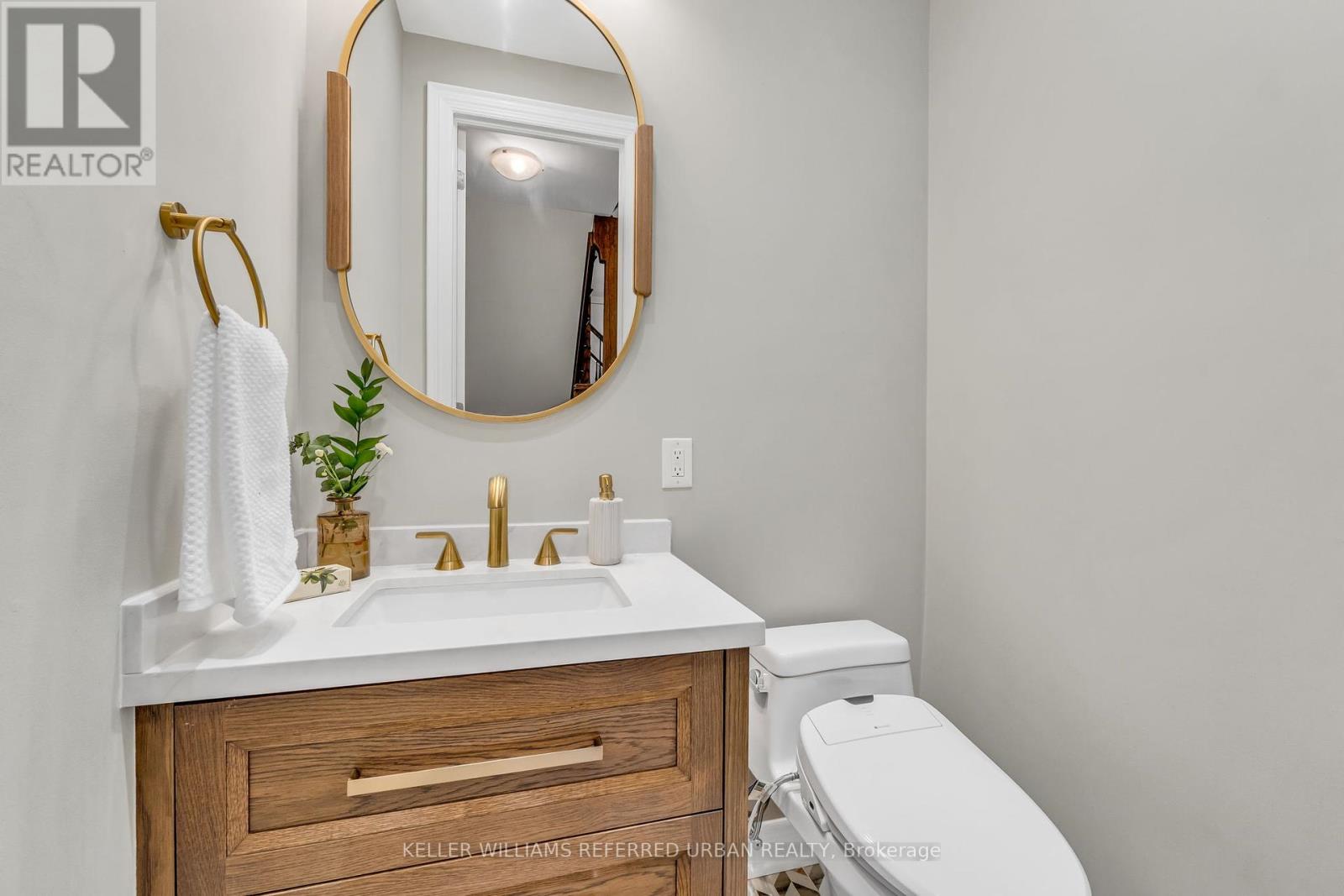 31 Bisset Avenue, Toronto, Ontario  M8W 2T1 - Photo 33 - W12438313