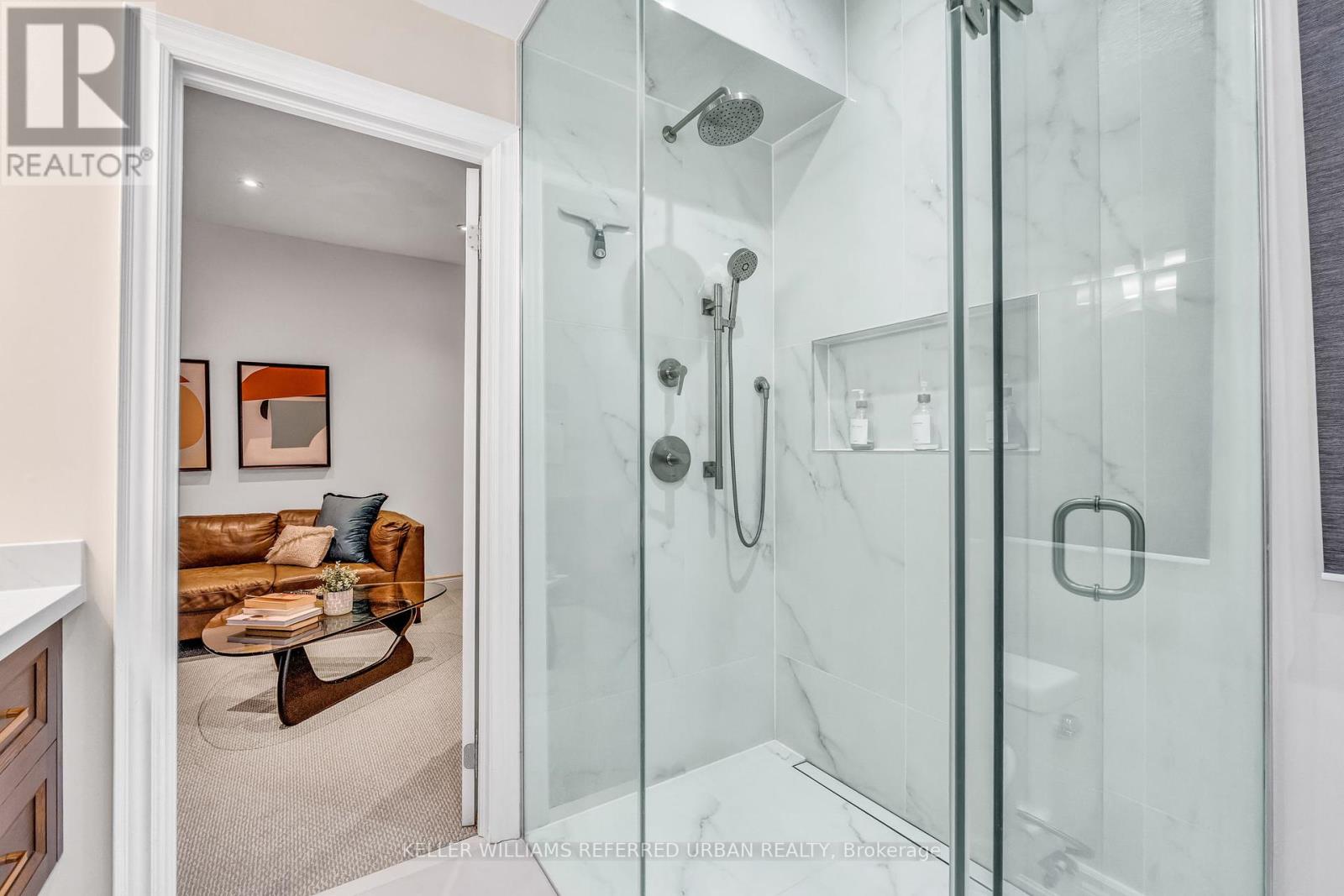31 Bisset Avenue, Toronto, Ontario  M8W 2T1 - Photo 38 - W12438313