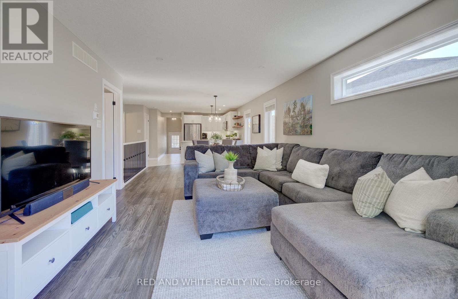 56 Norfolk Street, Norfolk, Ontario  N0E 1Y0 - Photo 4 - X12438232