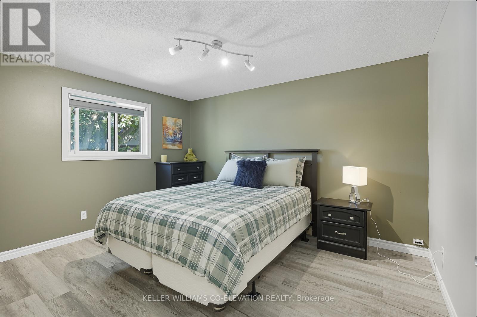 286 Tagge Crescent, Kitchener, Ontario  N2K 3R7 - Photo 9 - X12438243