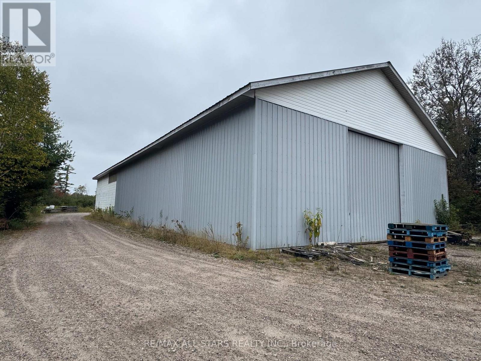 4066 Gelert Road, Minden Hills, Ontario  K0M 2K0 - Photo 5 - X12438251