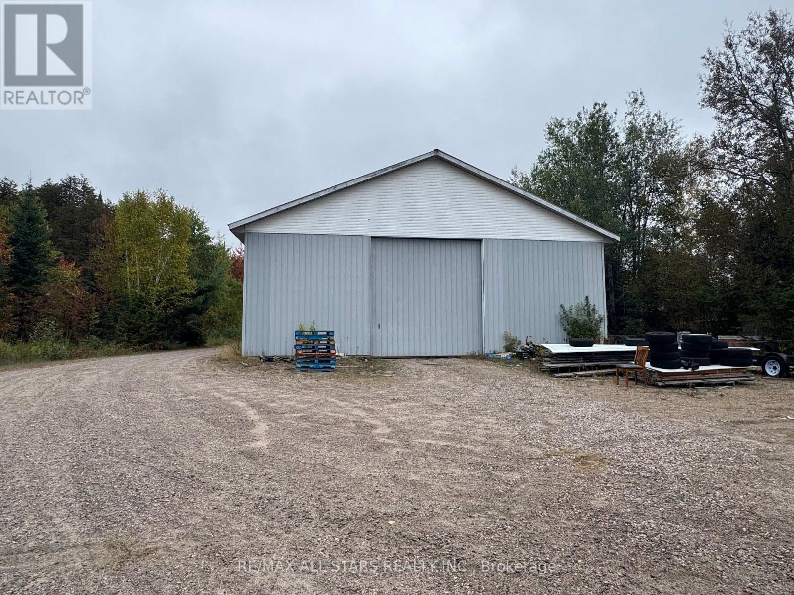4066 Gelert Road, Minden Hills, Ontario  K0M 2K0 - Photo 8 - X12438251