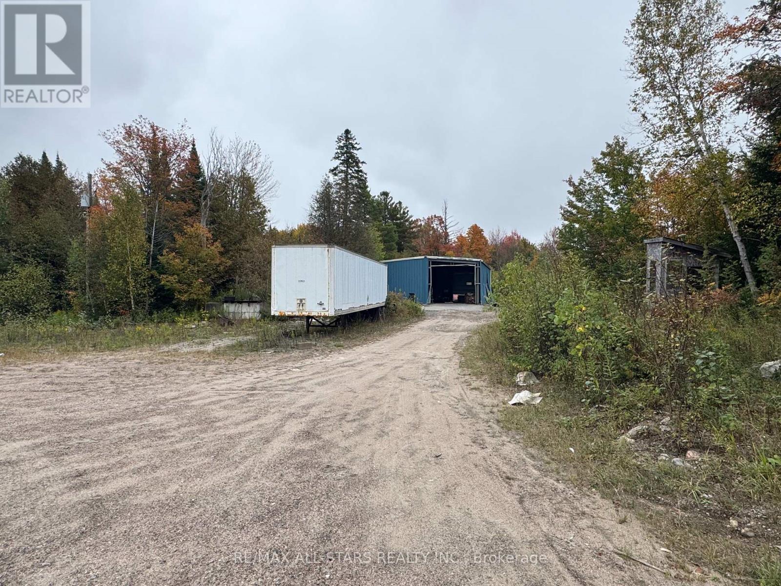 4066 Gelert Road, Minden Hills, Ontario  K0M 2K0 - Photo 9 - X12438251