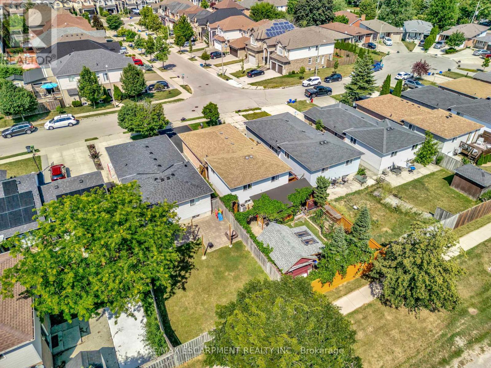 39 Marilyn Court, Hamilton, Ontario  L9B 2T5 - Photo 44 - X12438275