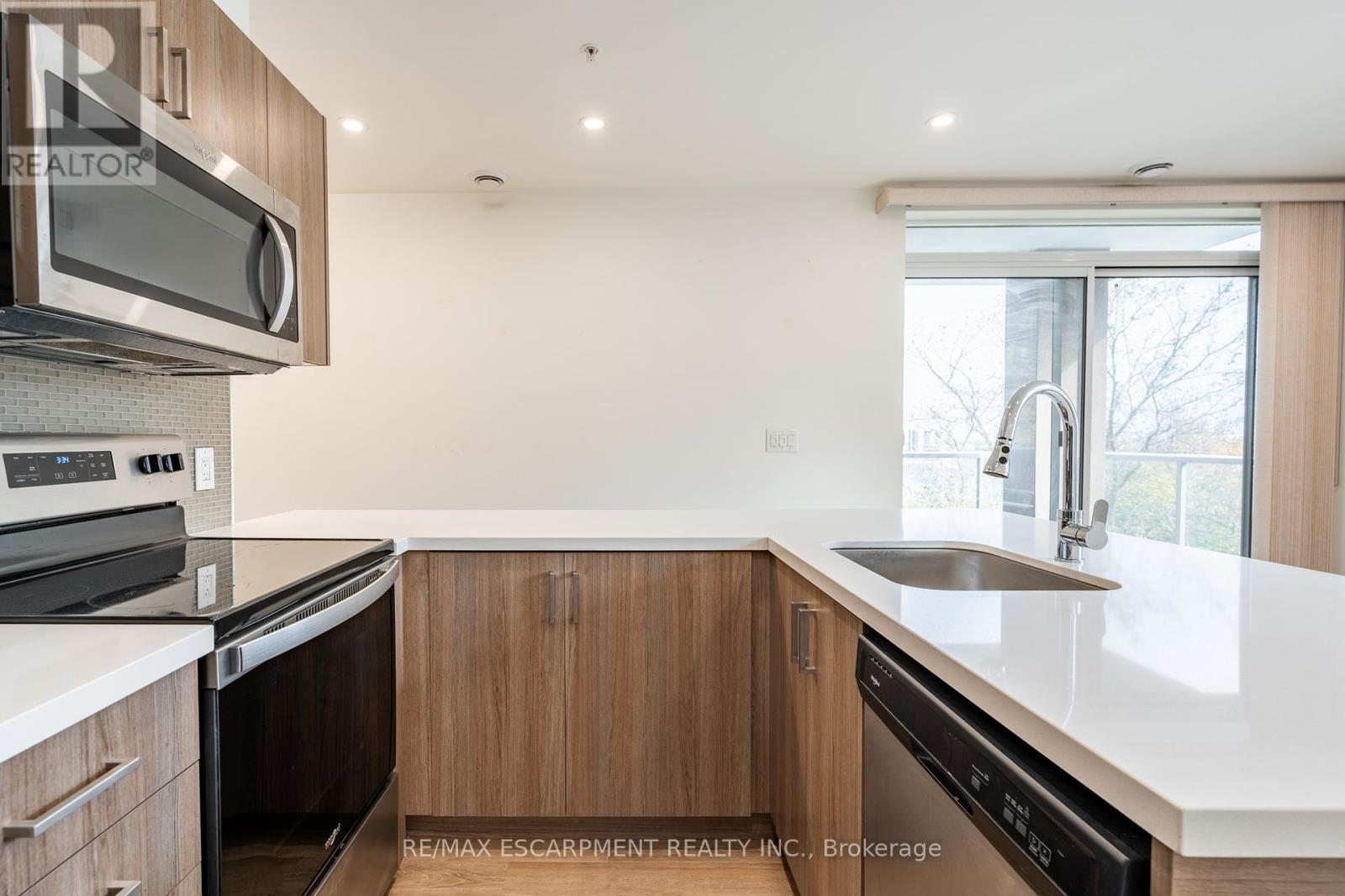 308 - 467 Charlton Avenue E, Hamilton, Ontario  L8N 0B3 - Photo 10 - X12438285
