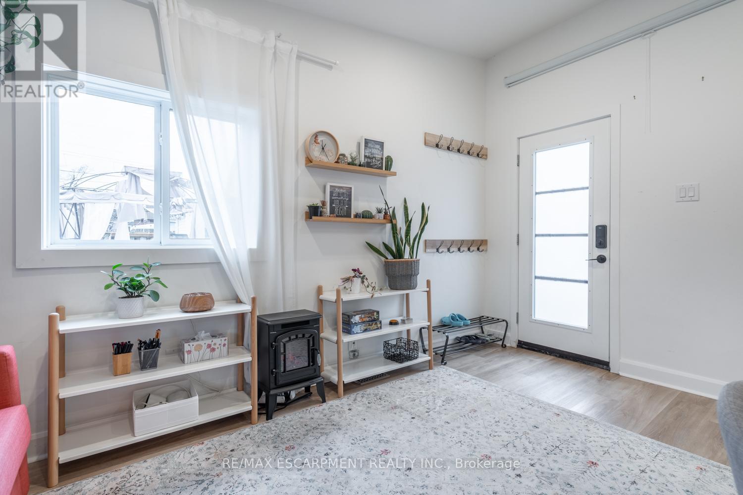 48 Frederick Avenue, Hamilton, Ontario  L8H 4K4 - Photo 8 - X12438304