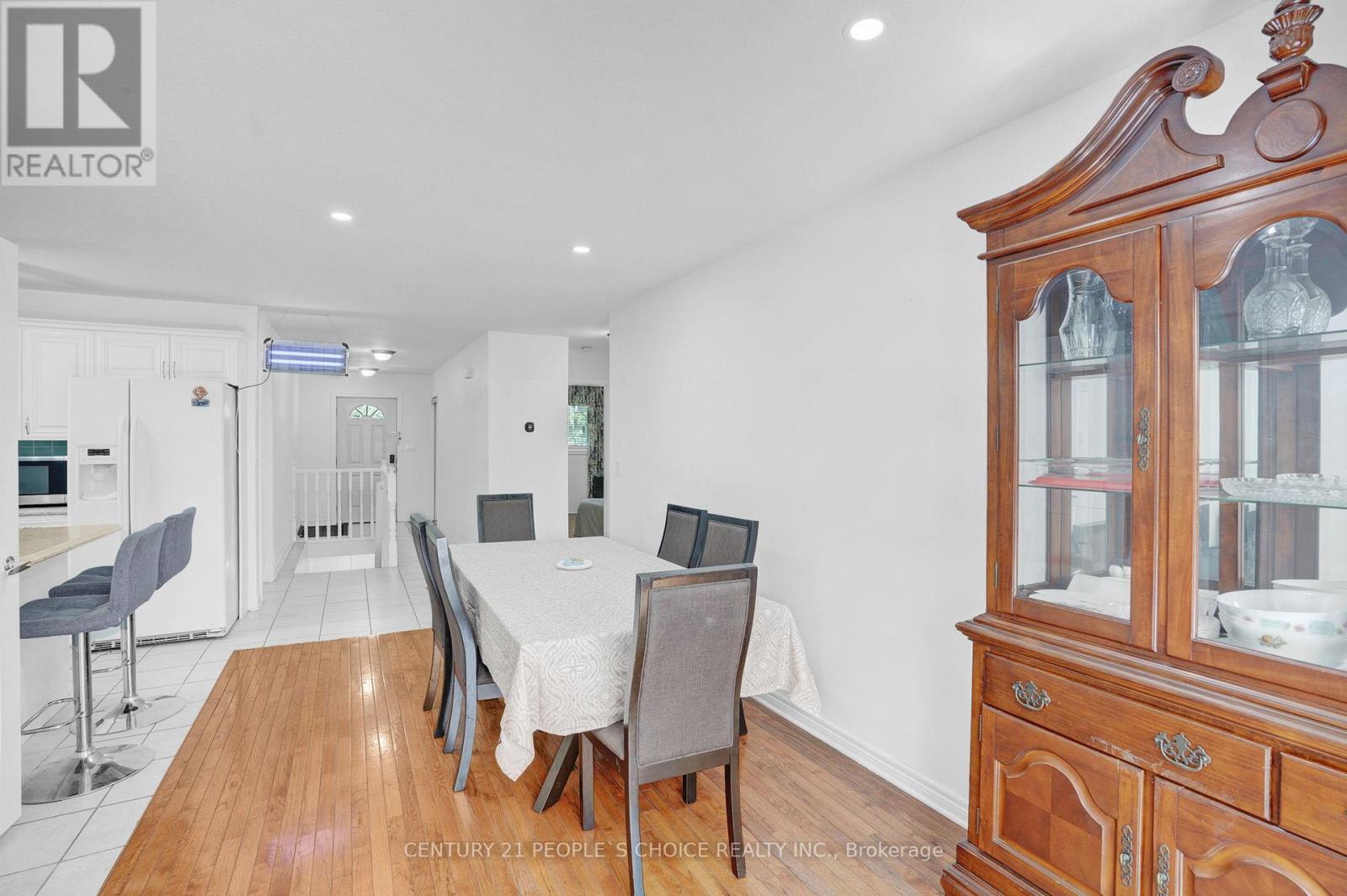 3640 Aberdeen Street, Niagara Falls, Ontario  L2G 7X4 - Photo 11 - X12438312