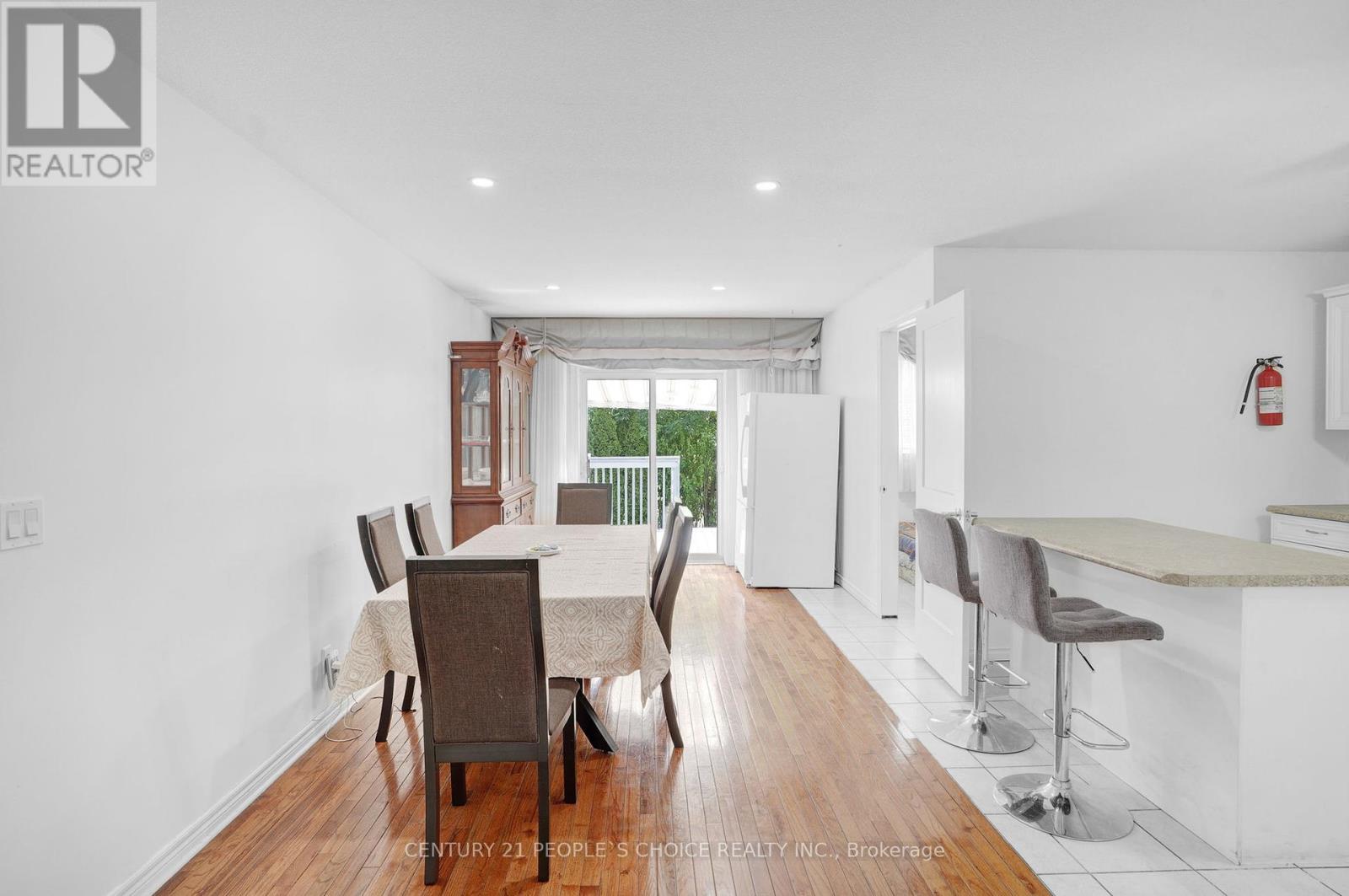 3640 Aberdeen Street, Niagara Falls, Ontario  L2G 7X4 - Photo 12 - X12438312