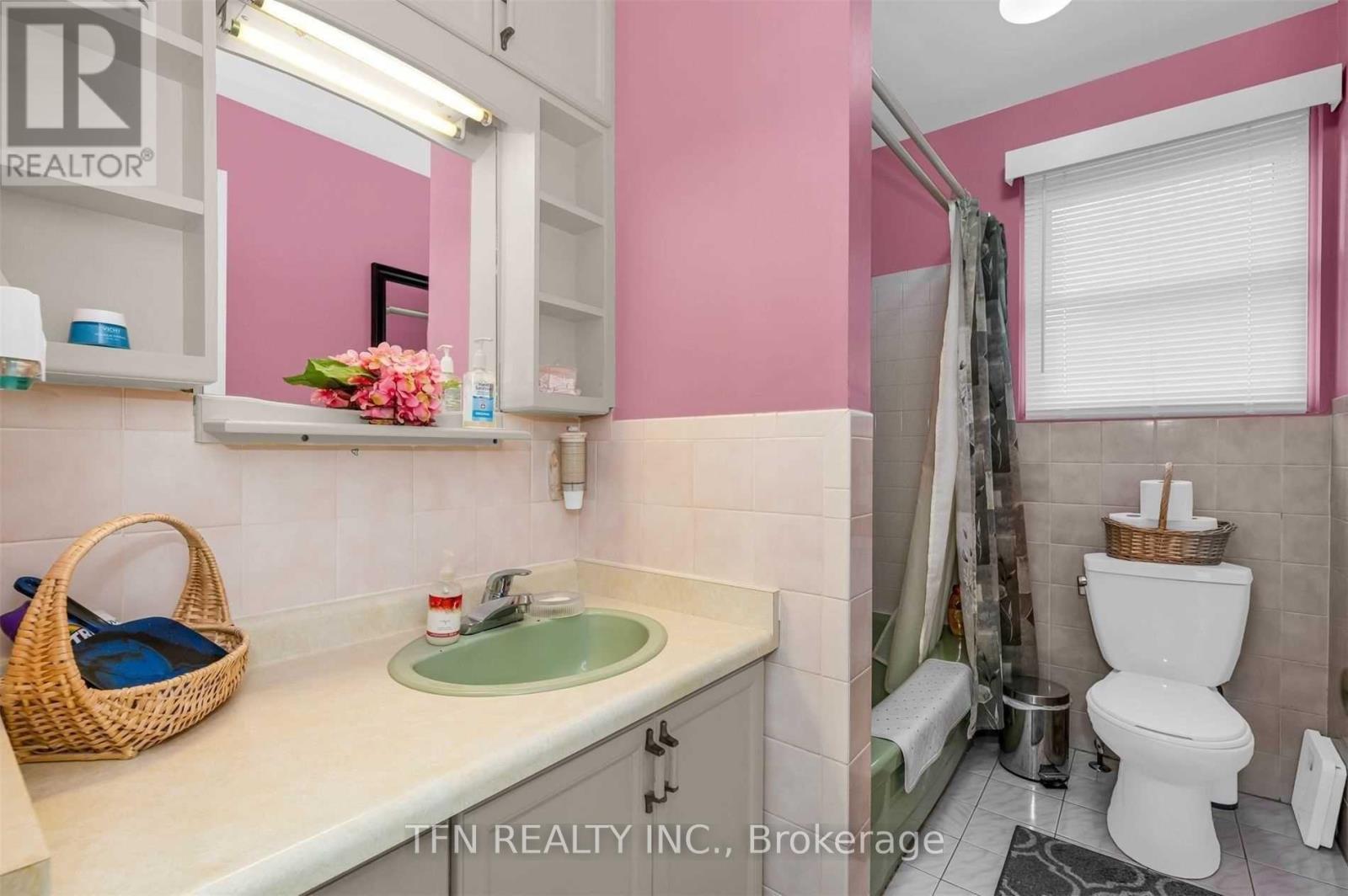 6025 Upper Belaire Avenue, Niagara Falls, Ontario  L2H 1V1 - Photo 10 - X12438319
