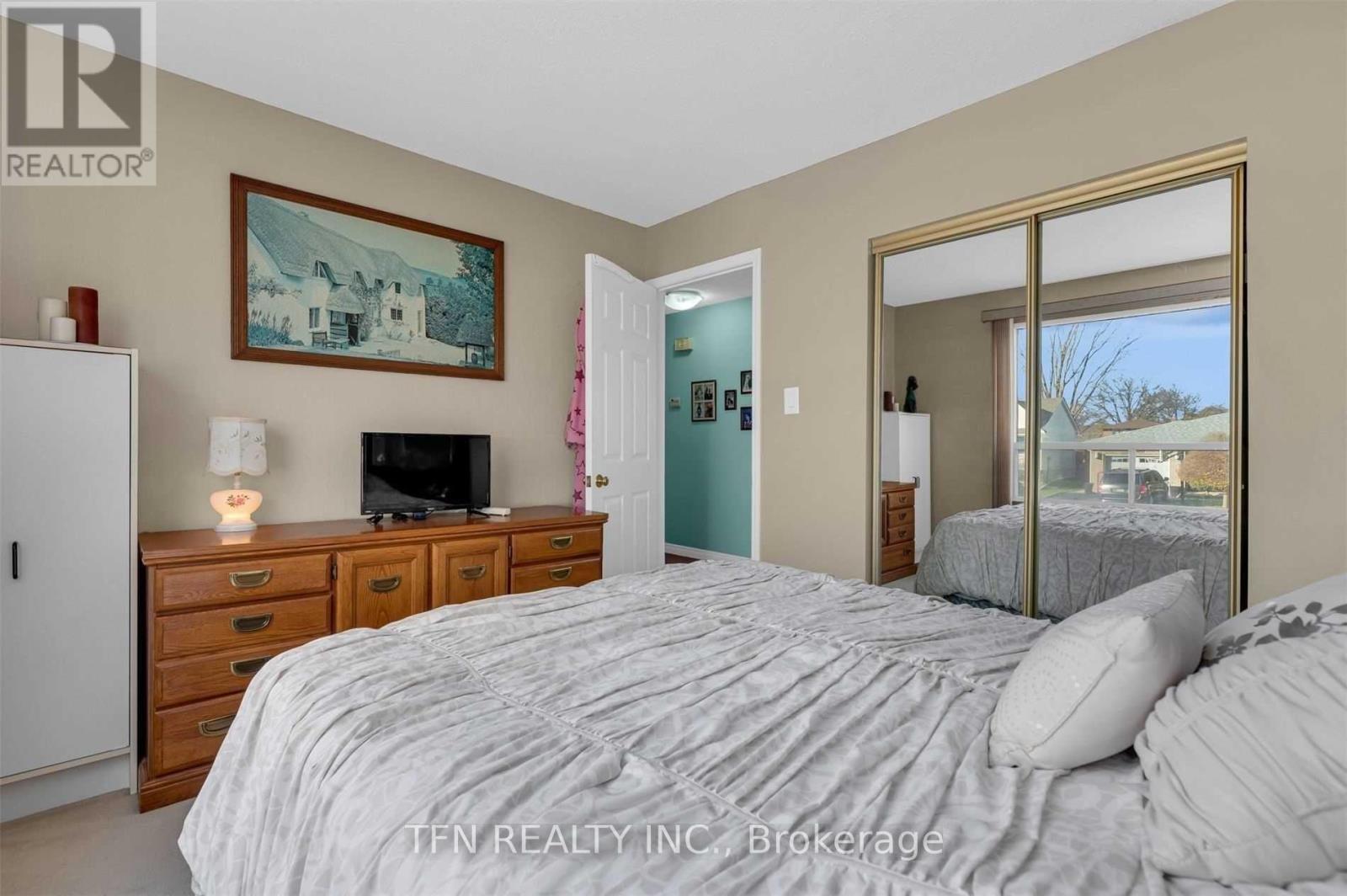 6025 Upper Belaire Avenue, Niagara Falls, Ontario  L2H 1V1 - Photo 15 - X12438319