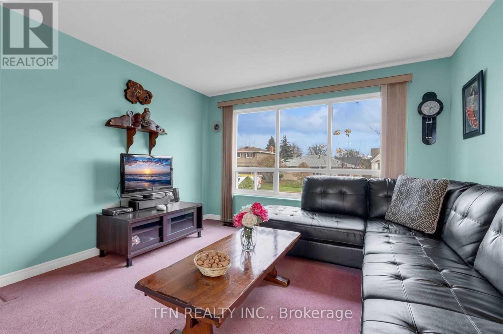 6025 Upper Belaire Avenue, Niagara Falls, Ontario  L2H 1V1 - Photo 5 - X12438319
