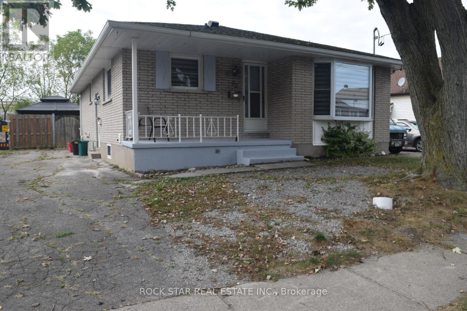 Lower - 82 Deere Street, Welland, Ontario  L3B 2L8 - Photo 1 - X12438343