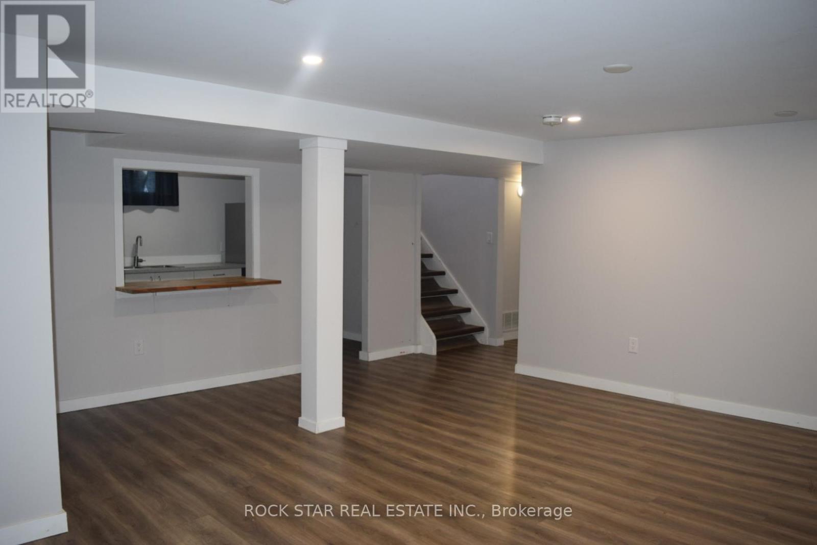 Lower - 82 Deere Street, Welland, Ontario  L3B 2L8 - Photo 12 - X12438343