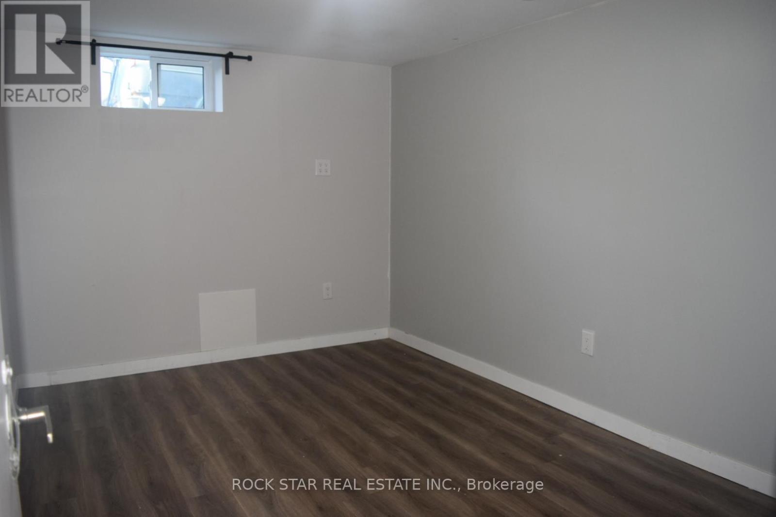 Lower - 82 Deere Street, Welland, Ontario  L3B 2L8 - Photo 15 - X12438343