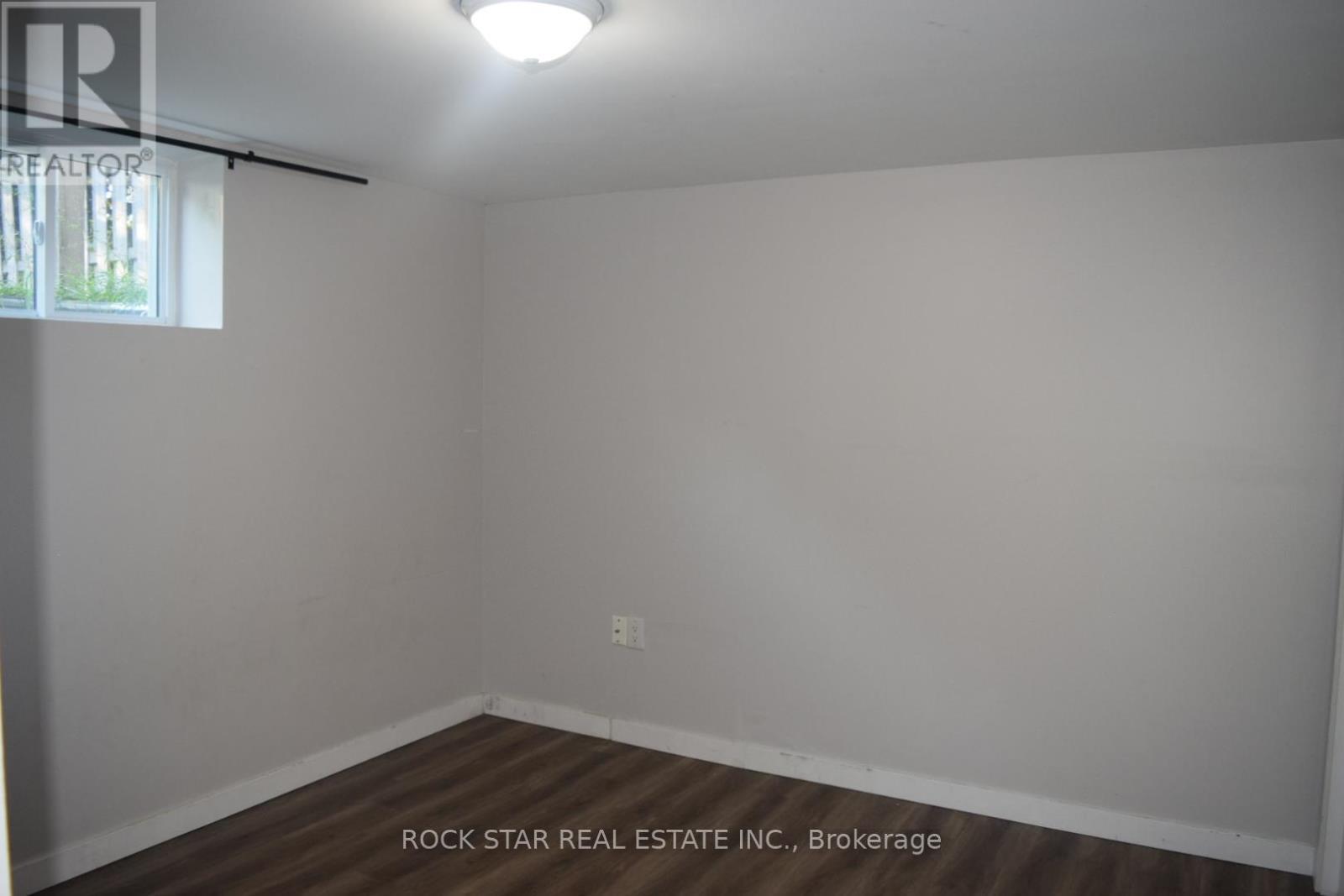 Lower - 82 Deere Street, Welland, Ontario  L3B 2L8 - Photo 16 - X12438343