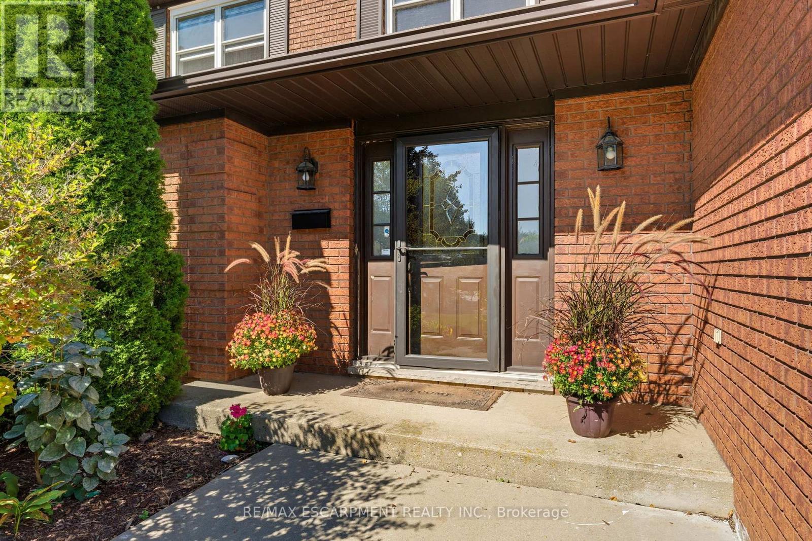 275 Cornwallis Road, Hamilton, Ontario  L9G 3Y9 - Photo 7 - X12438344