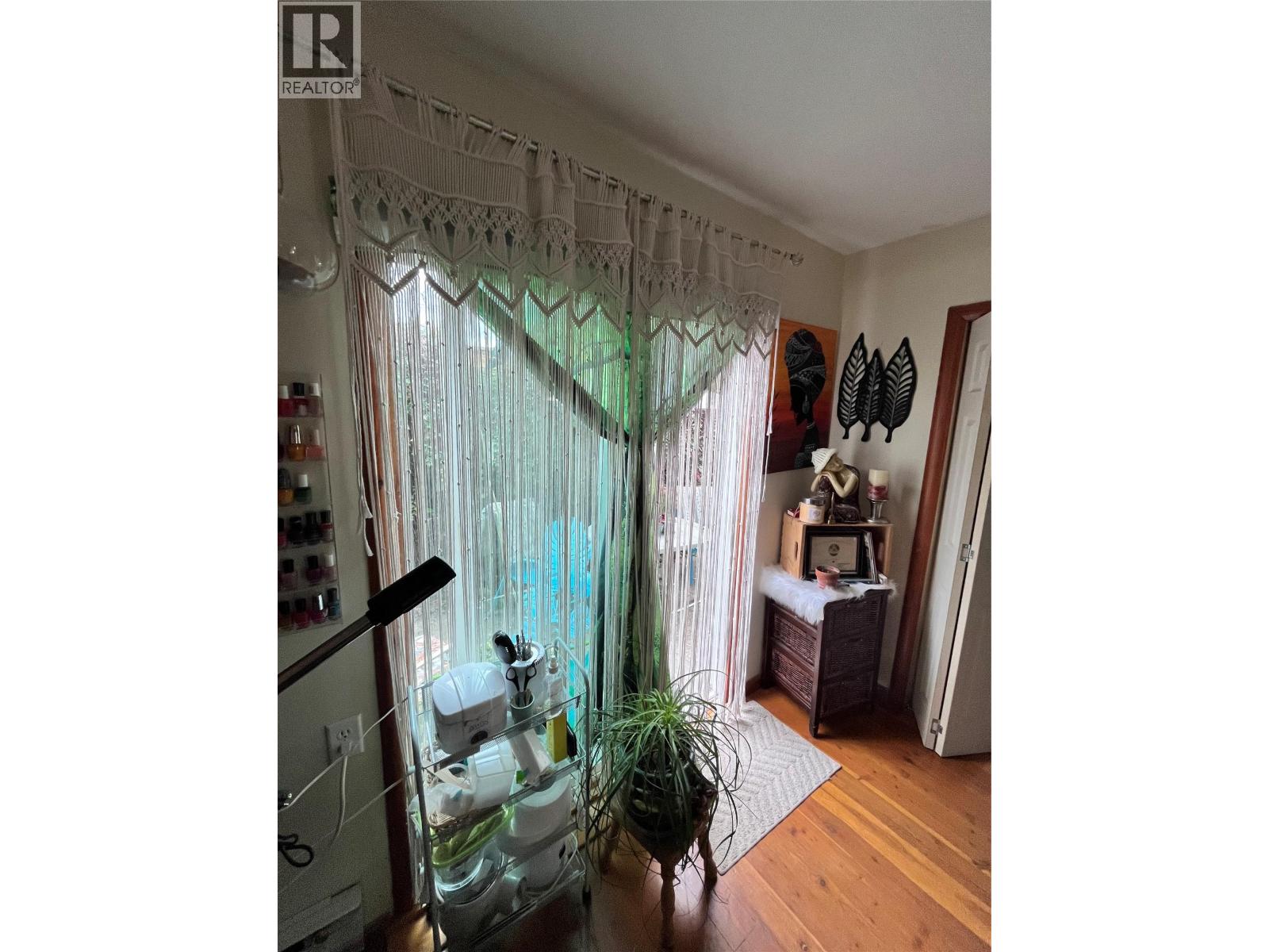 709 2nd Street, Castlegar, British Columbia  V1N 1Y9 - Photo 1 - 10364499