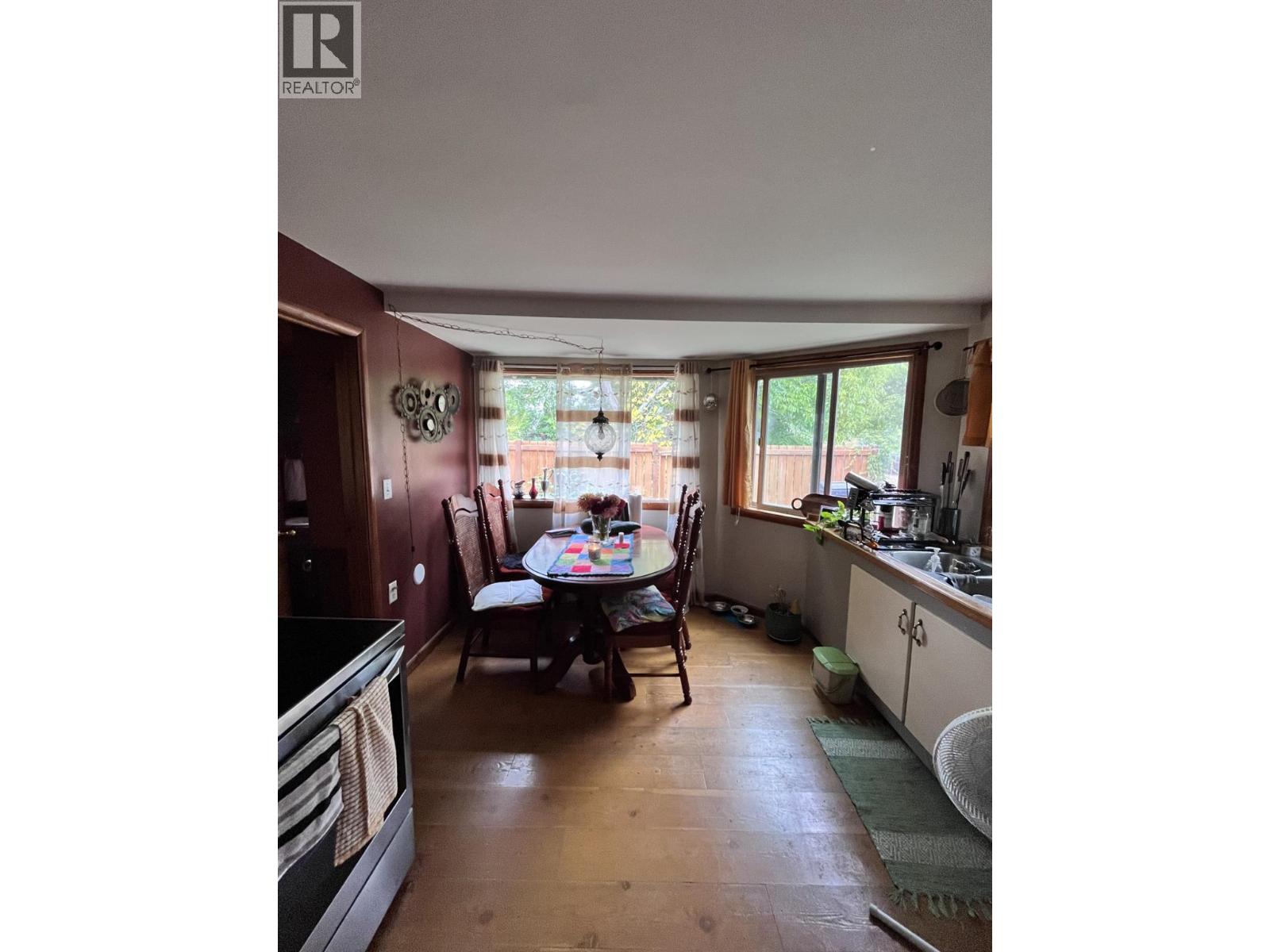 709 2nd Street, Castlegar, British Columbia  V1N 1Y9 - Photo 2 - 10364499