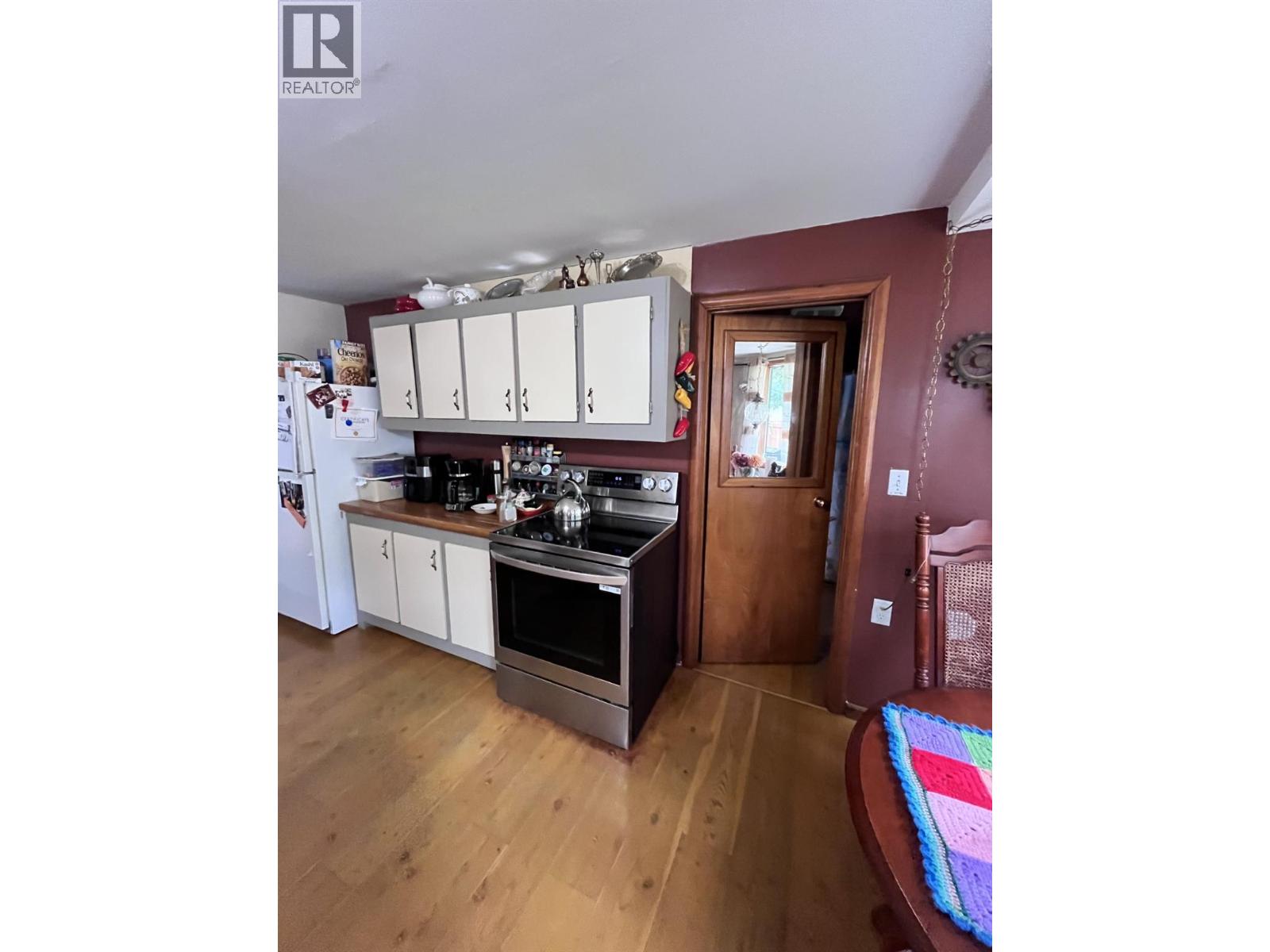 709 2nd Street, Castlegar, British Columbia  V1N 1Y9 - Photo 3 - 10364499