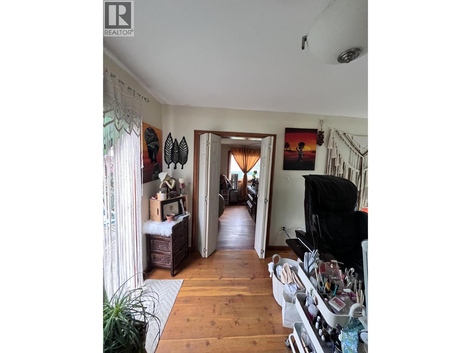 709 2nd Street, Castlegar, British Columbia  V1N 1Y9 - Photo 4 - 10364499