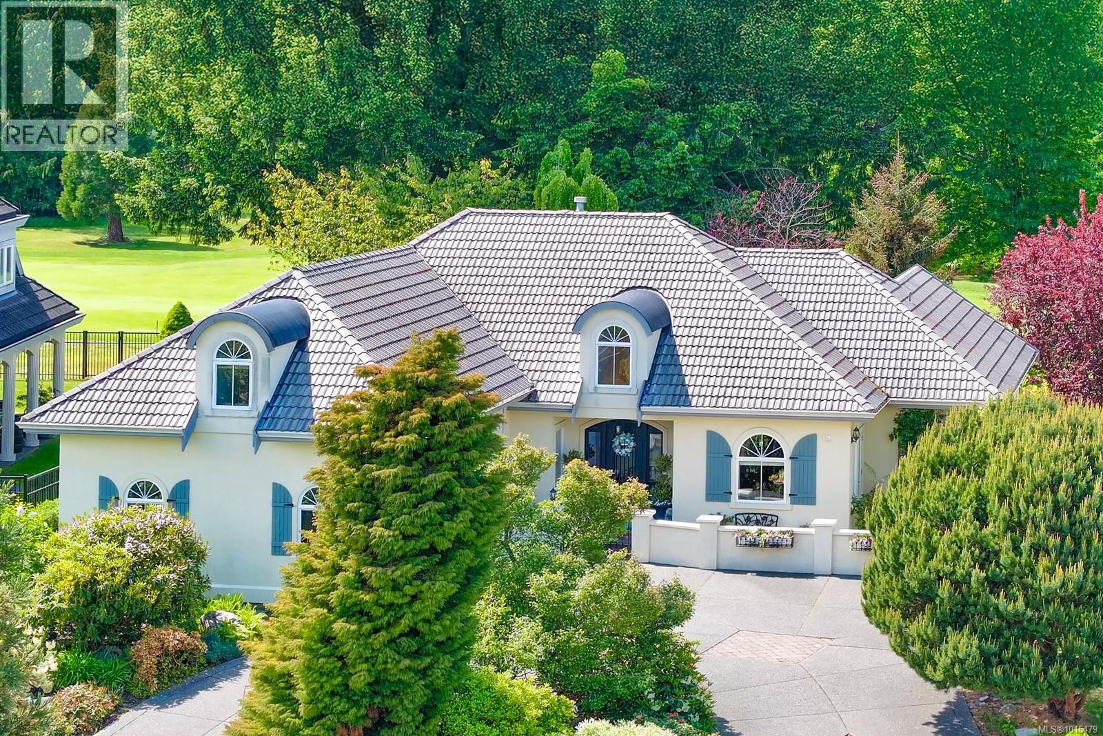 3274 Majestic Dr, Courtenay, British Columbia