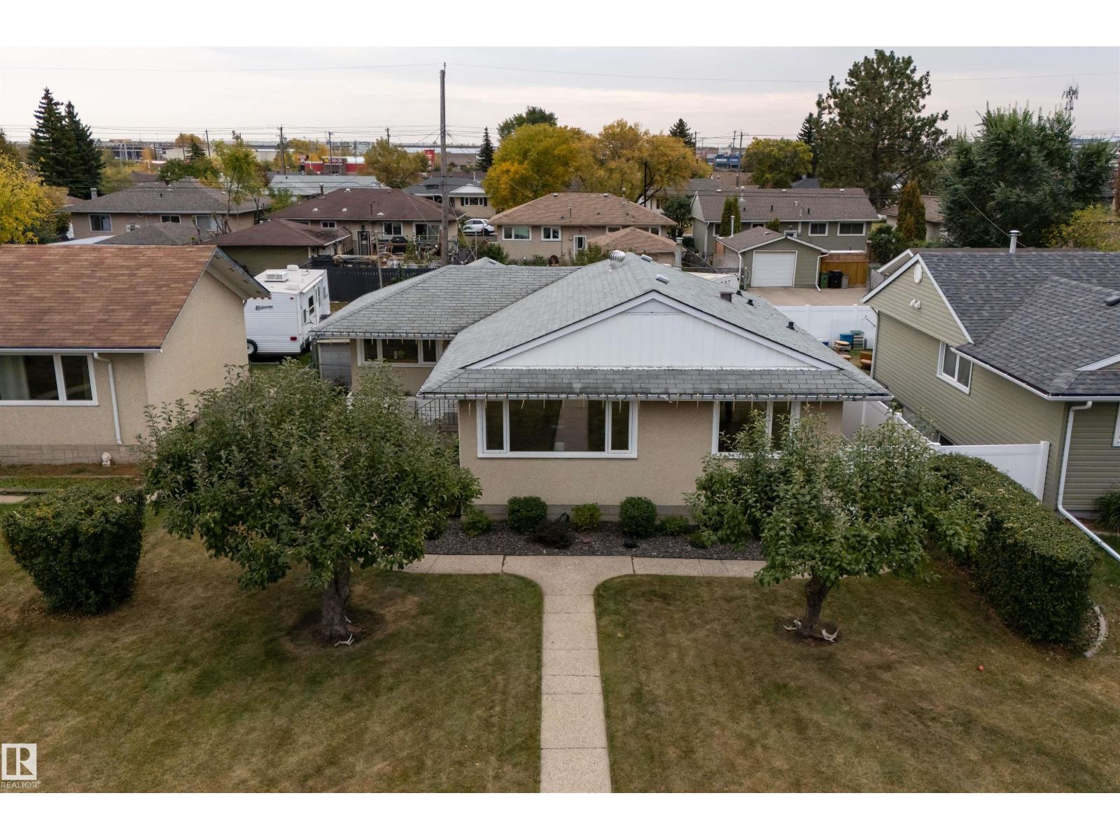 7719 71 AV NW, Edmonton, Alberta