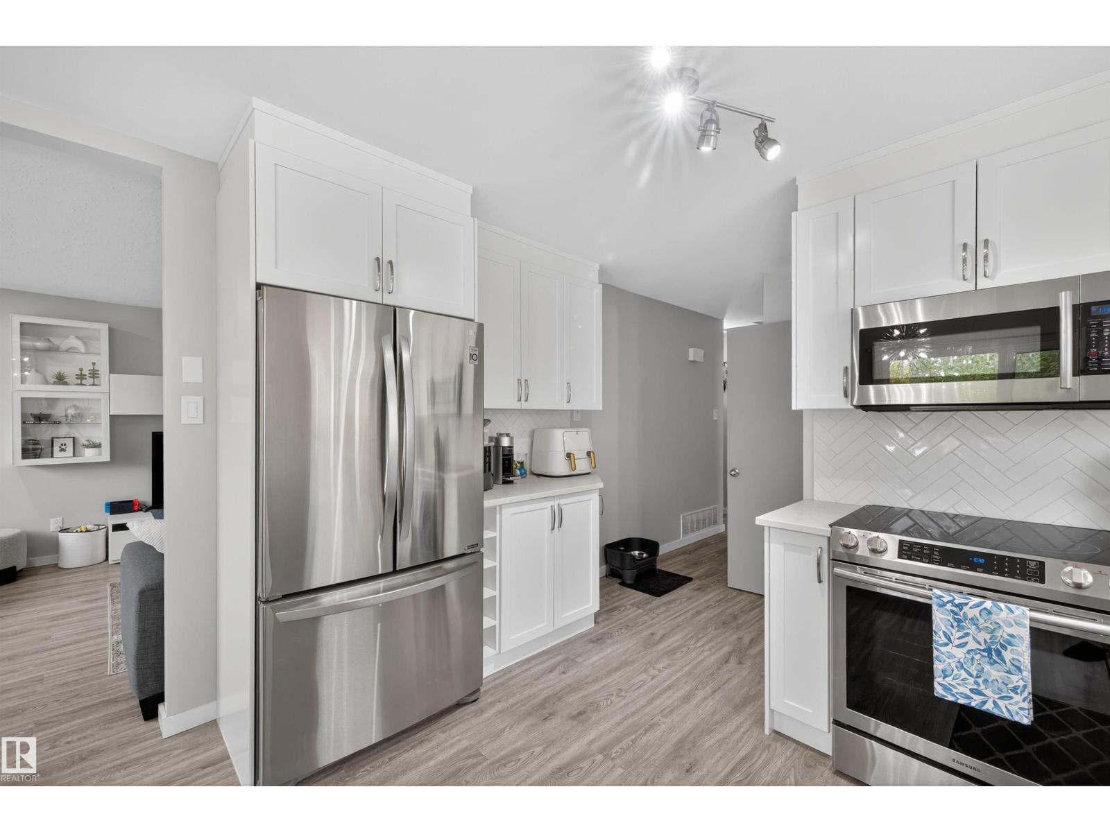 7719 71 Av Nw, Edmonton, Alberta  T6C 0A9 - Photo 11 - E4460291
