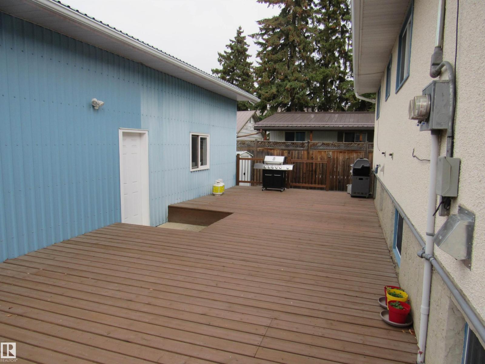 5016 51 St, Barrhead, Alberta  T7N 1A1 - Photo 10 - E4460295