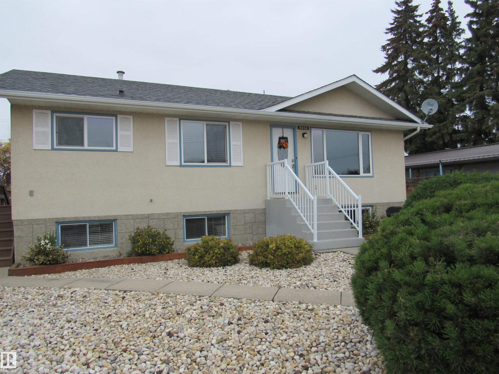 5016 51 St, Barrhead, Alberta  T7N 1A1 - Photo 3 - E4460295