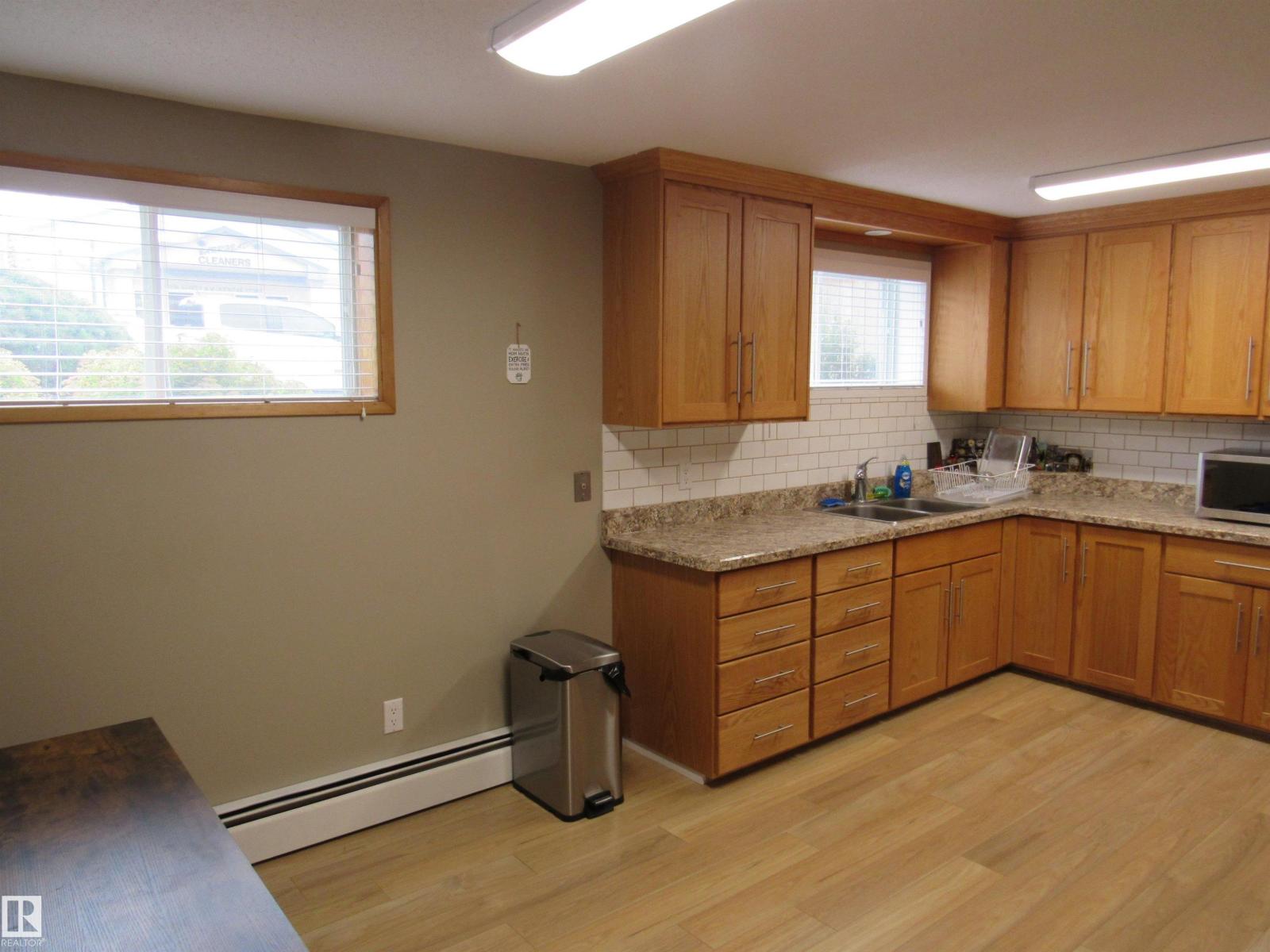 5016 51 St, Barrhead, Alberta  T7N 1A1 - Photo 32 - E4460295