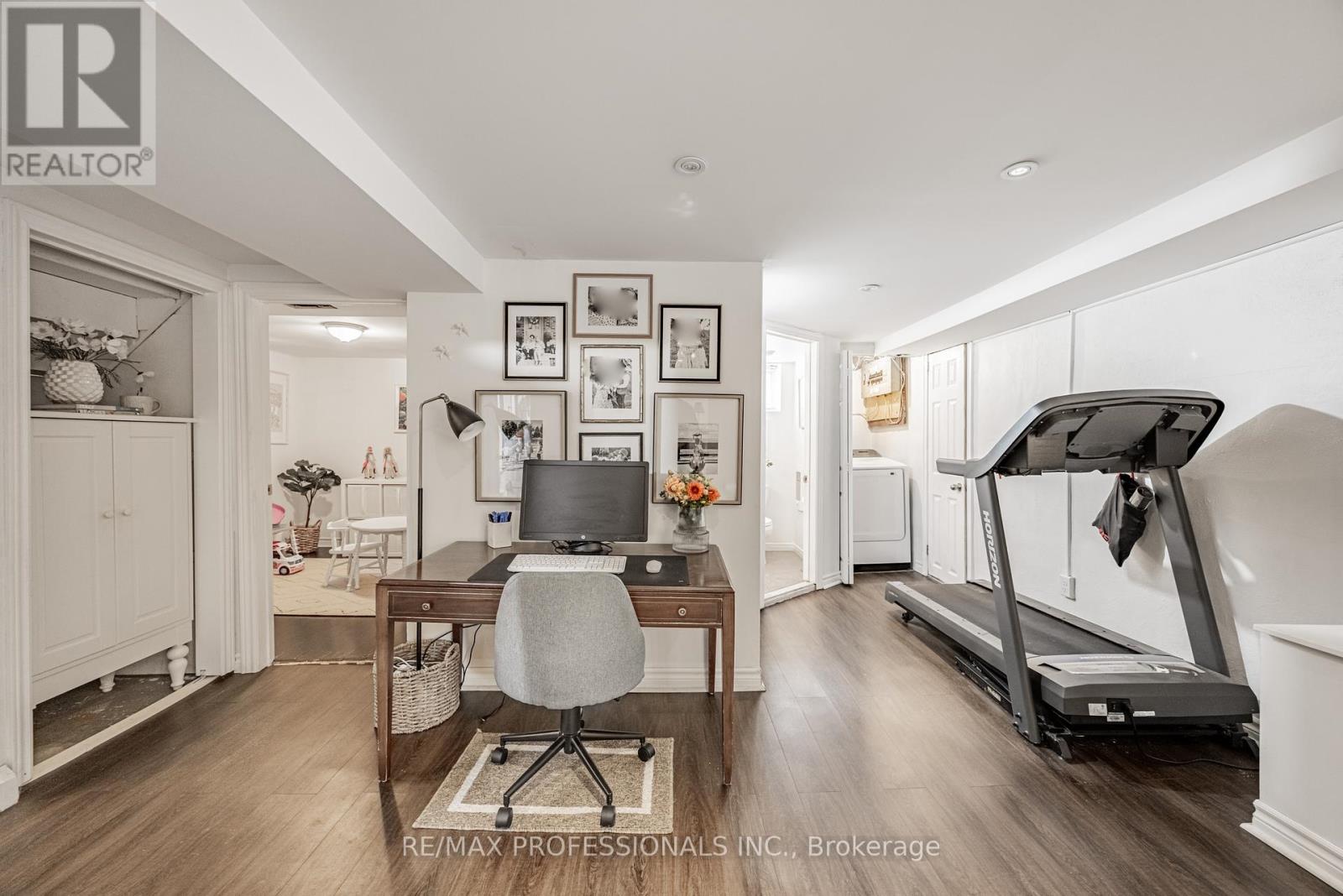 2236 Lawrence Avenue W, Toronto, Ontario  M9P 2A3 - Photo 25 - W12406659