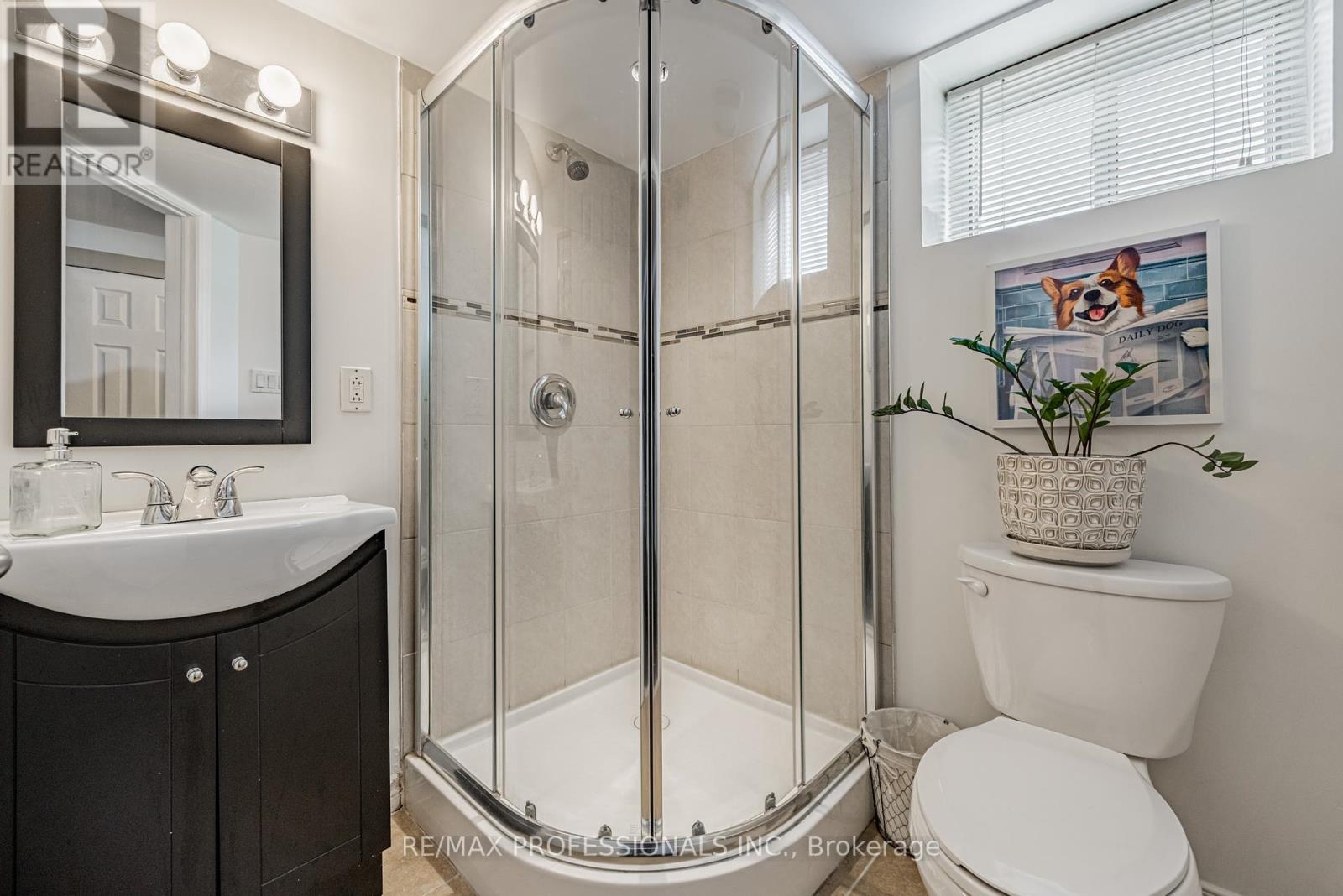 2236 Lawrence Avenue W, Toronto, Ontario  M9P 2A3 - Photo 27 - W12406659