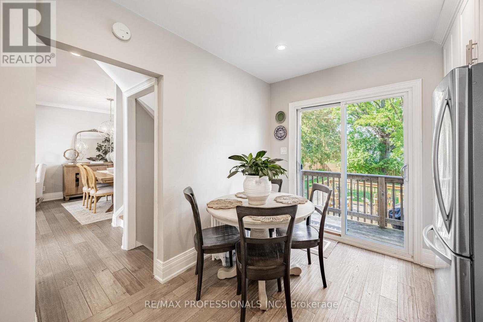 2236 Lawrence Avenue W, Toronto, Ontario  M9P 2A3 - Photo 18 - W12406659