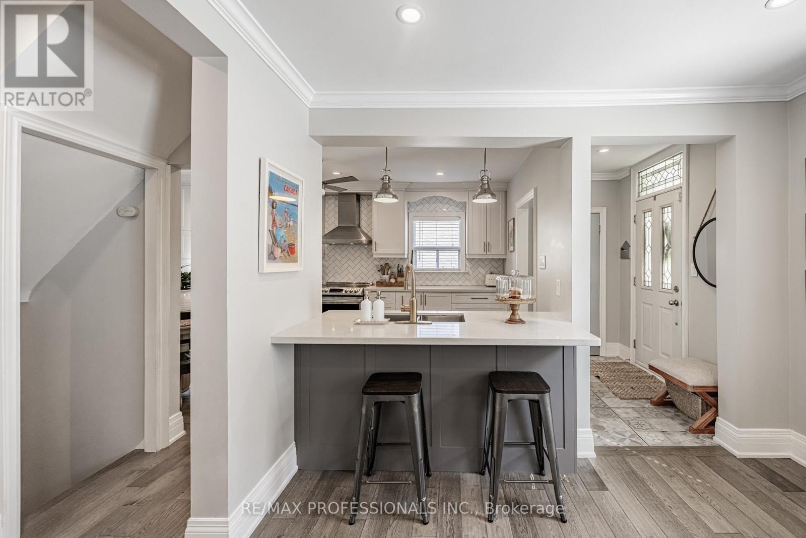 2236 Lawrence Avenue W, Toronto, Ontario  M9P 2A3 - Photo 12 - W12406659