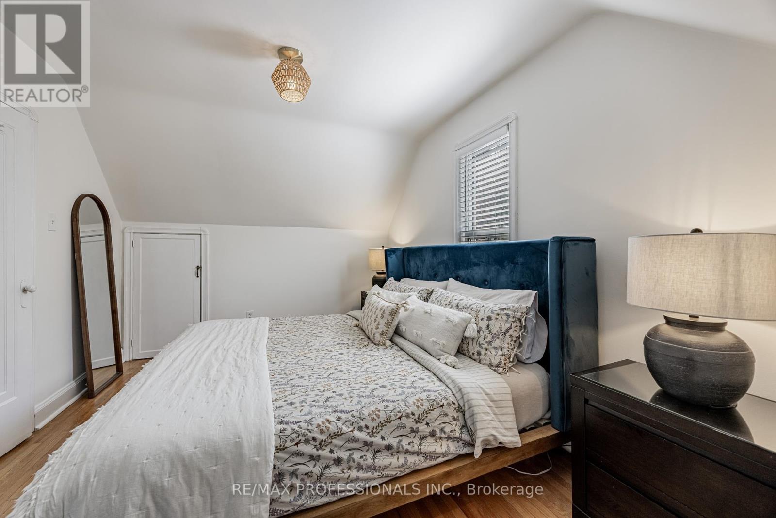 2236 Lawrence Avenue W, Toronto, Ontario  M9P 2A3 - Photo 19 - W12406659