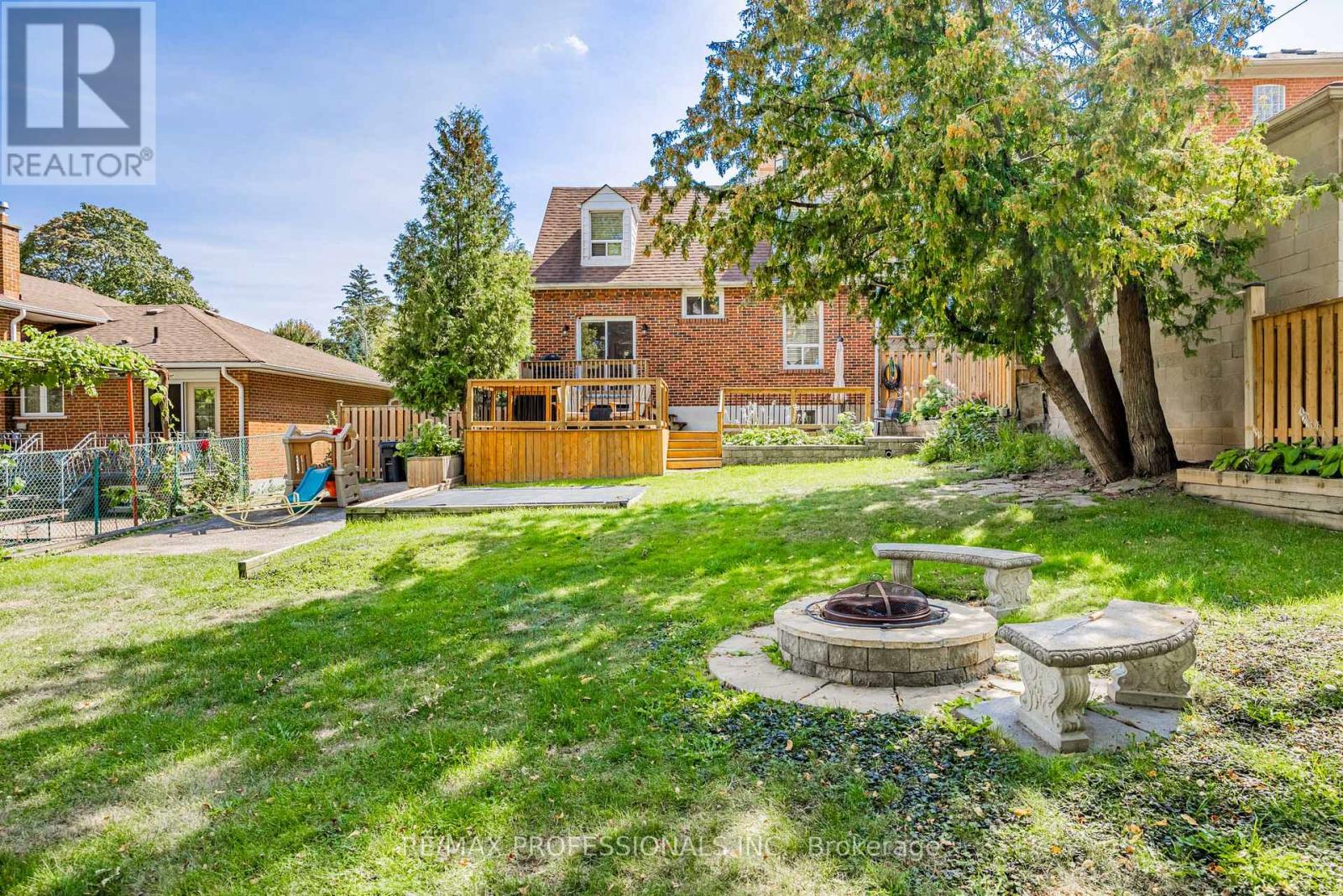 2236 Lawrence Avenue W, Toronto, Ontario  M9P 2A3 - Photo 31 - W12406659