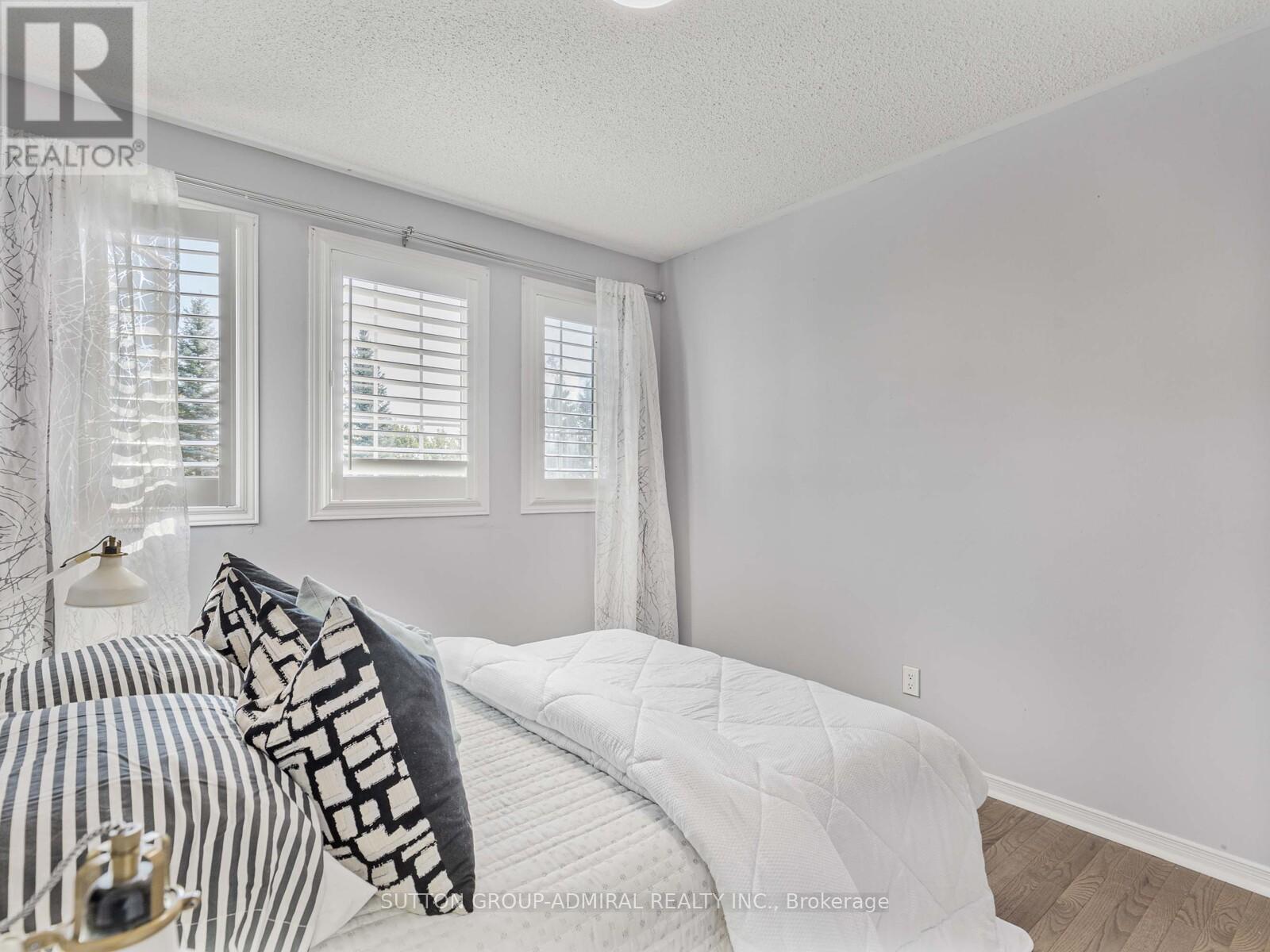 185 Foxfield Crescent, Vaughan, Ontario  L4K 5E8 - Photo 26 - N12437778