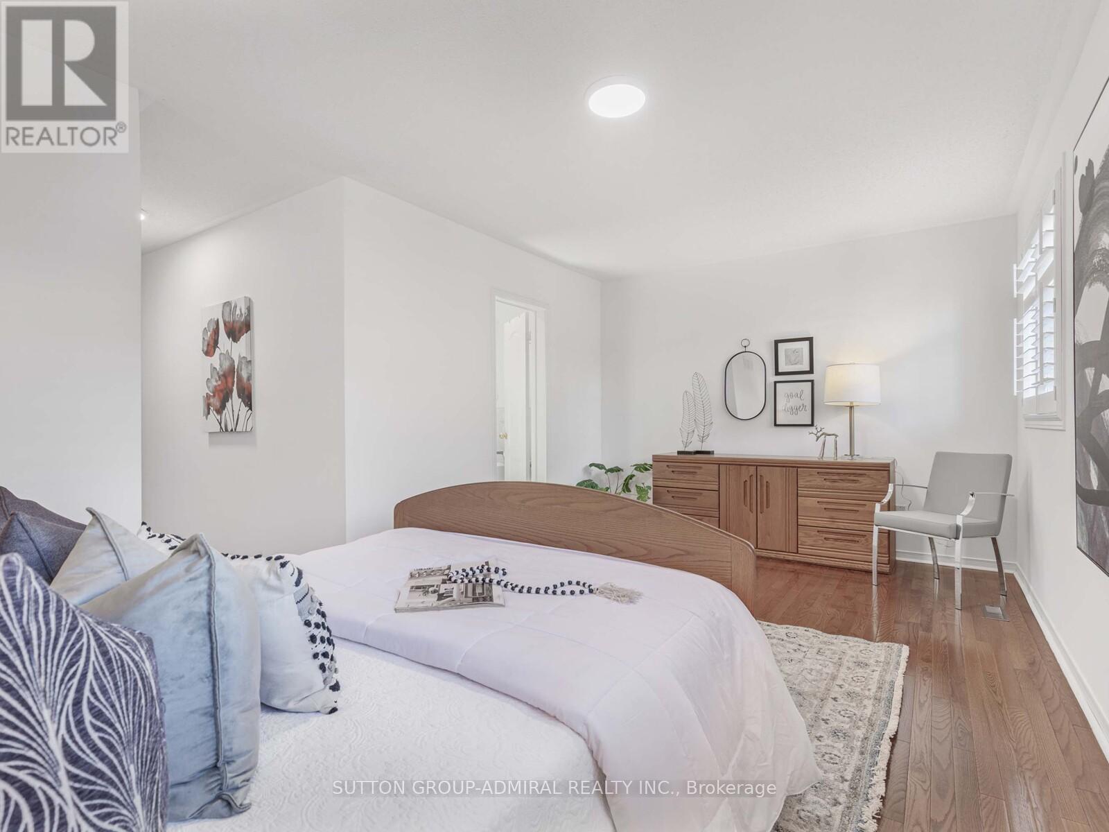 185 Foxfield Crescent, Vaughan, Ontario  L4K 5E8 - Photo 21 - N12437778