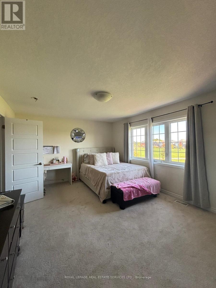 32 Celano Drive, Hamilton, Ontario  L8B 1V3 - Photo 6 - X12423286
