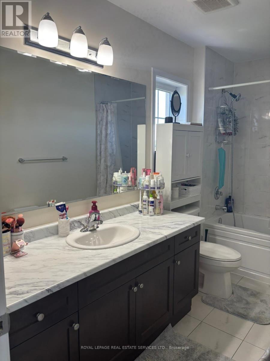32 Celano Drive, Hamilton, Ontario  L8B 1V3 - Photo 8 - X12423286