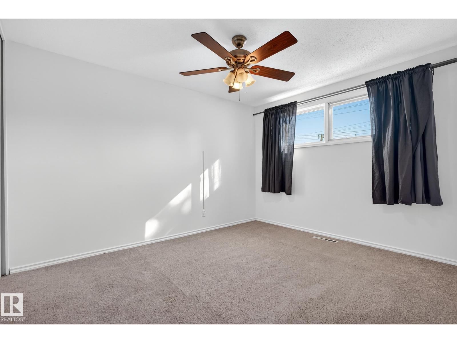 9221 52 St Nw, Edmonton, Alberta  T6B 1G3 - Photo 21 - E4460297