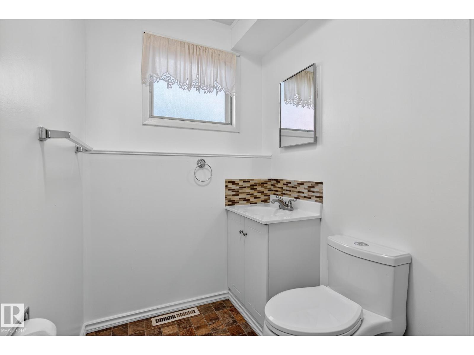 9221 52 St Nw, Edmonton, Alberta  T6B 1G3 - Photo 28 - E4460297