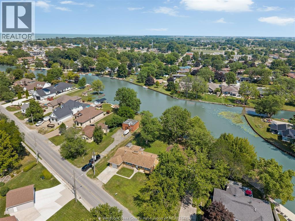MLS# 25024991: 341 W BELLE RIVER ROAD, Lakeshore, Canada