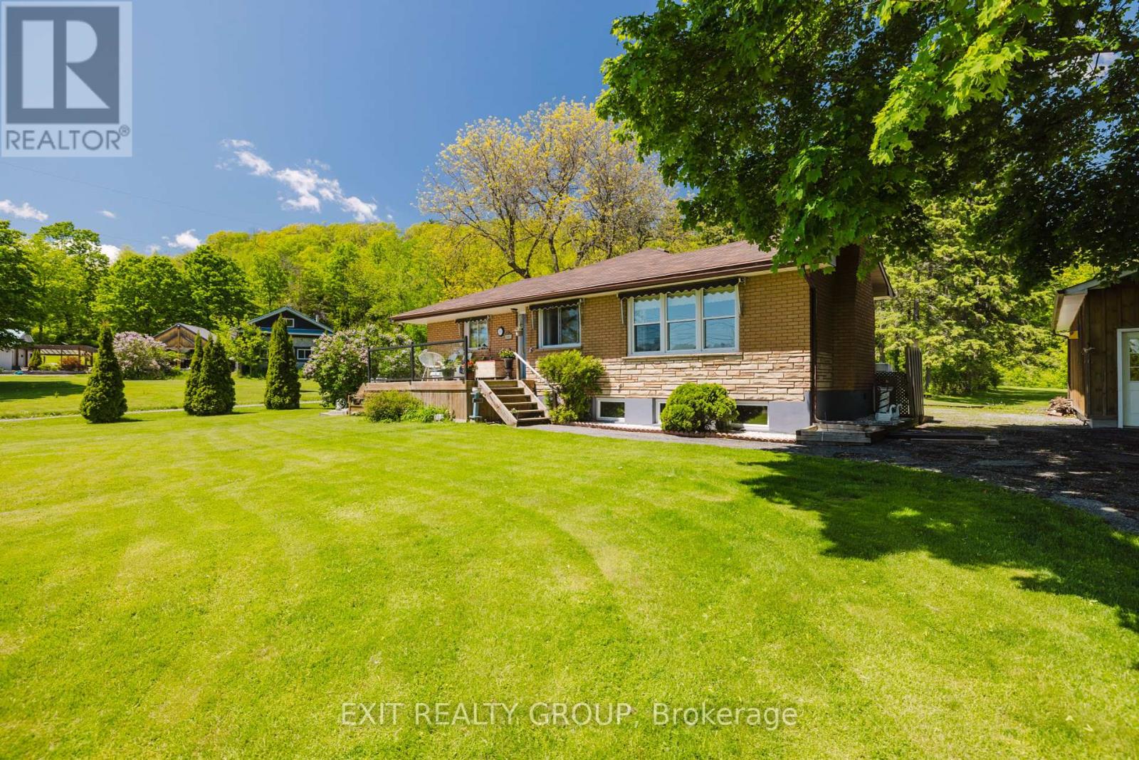556 ROSEBUSH ROAD, Quinte West, Ontario