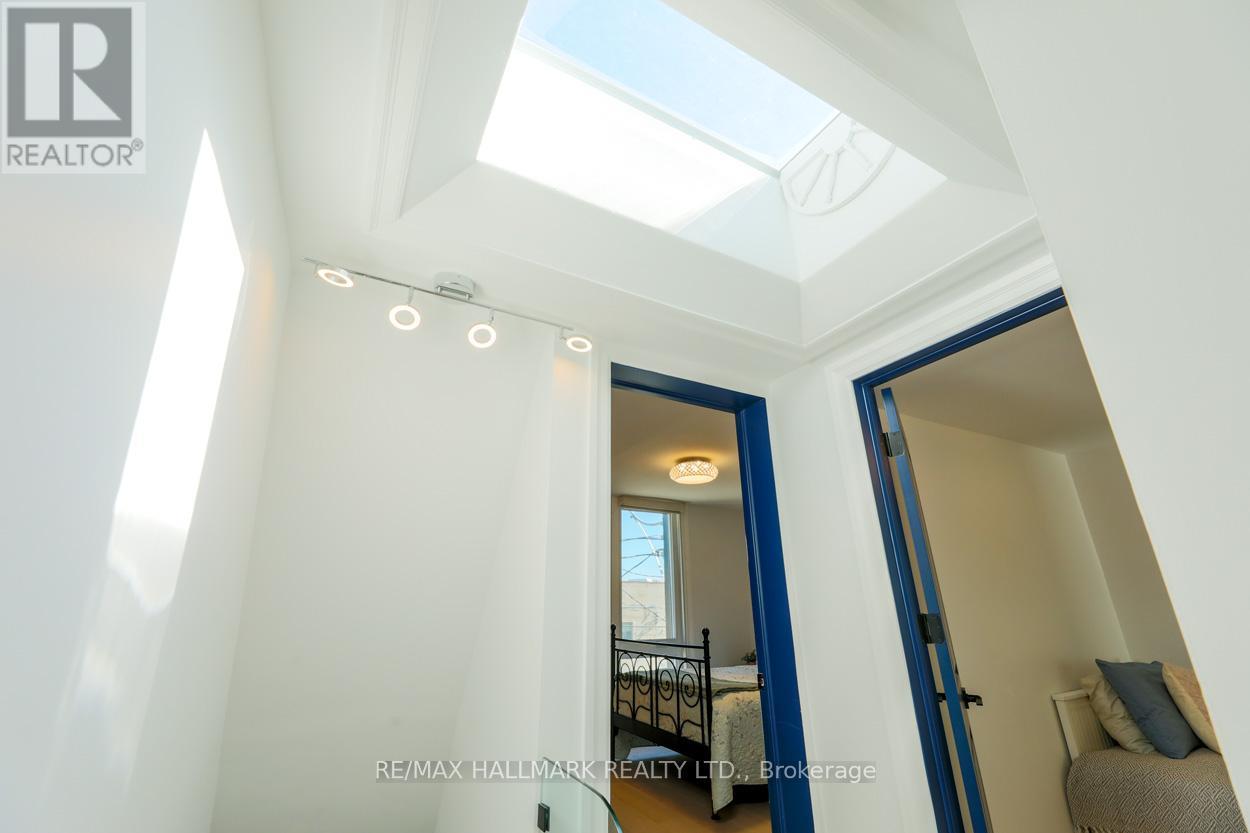 70 Carlaw Avenue, Toronto, Ontario  M4M 2R7 - Photo 14 - E12436387
