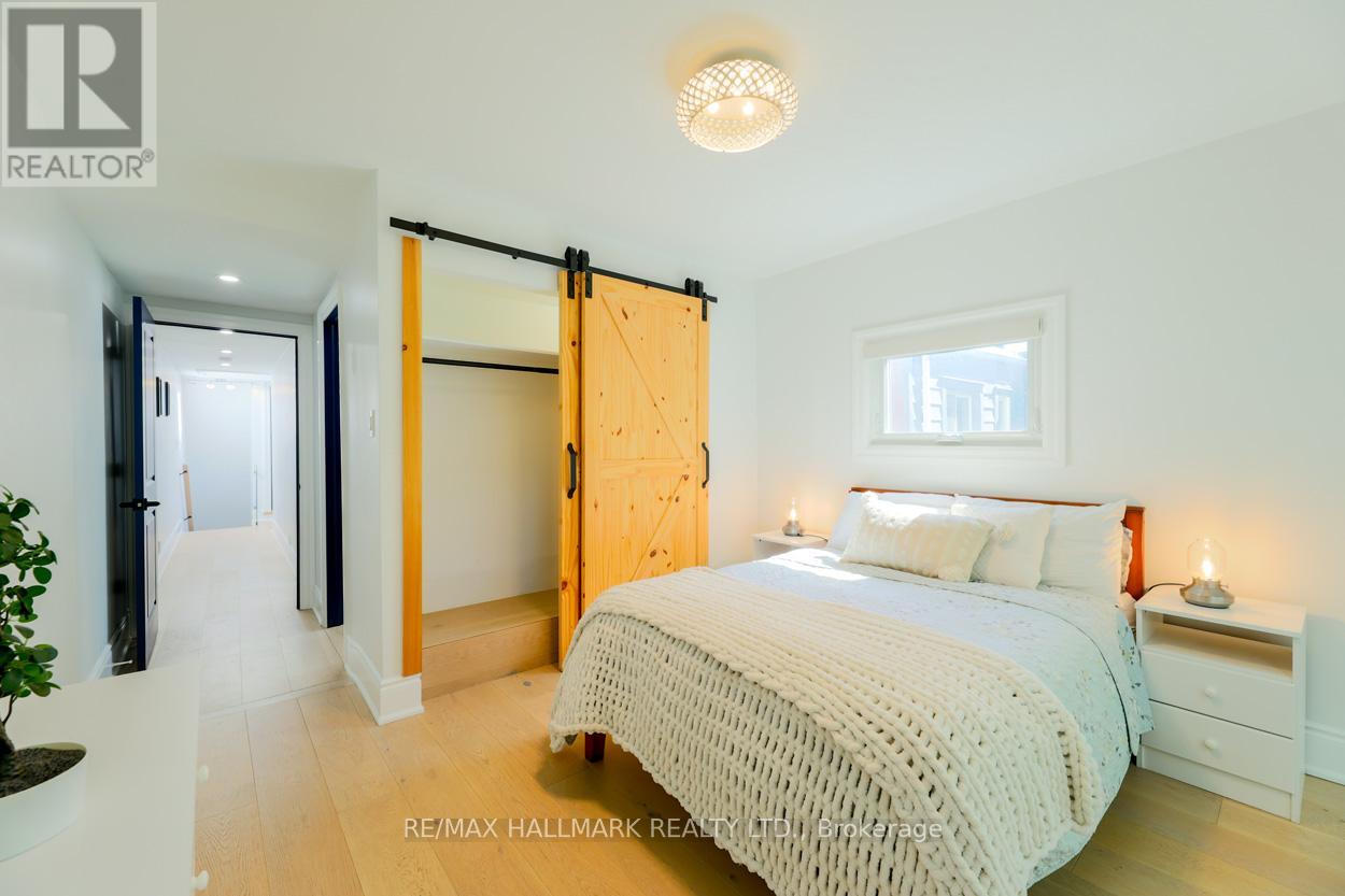 70 Carlaw Avenue, Toronto, Ontario  M4M 2R7 - Photo 17 - E12436387