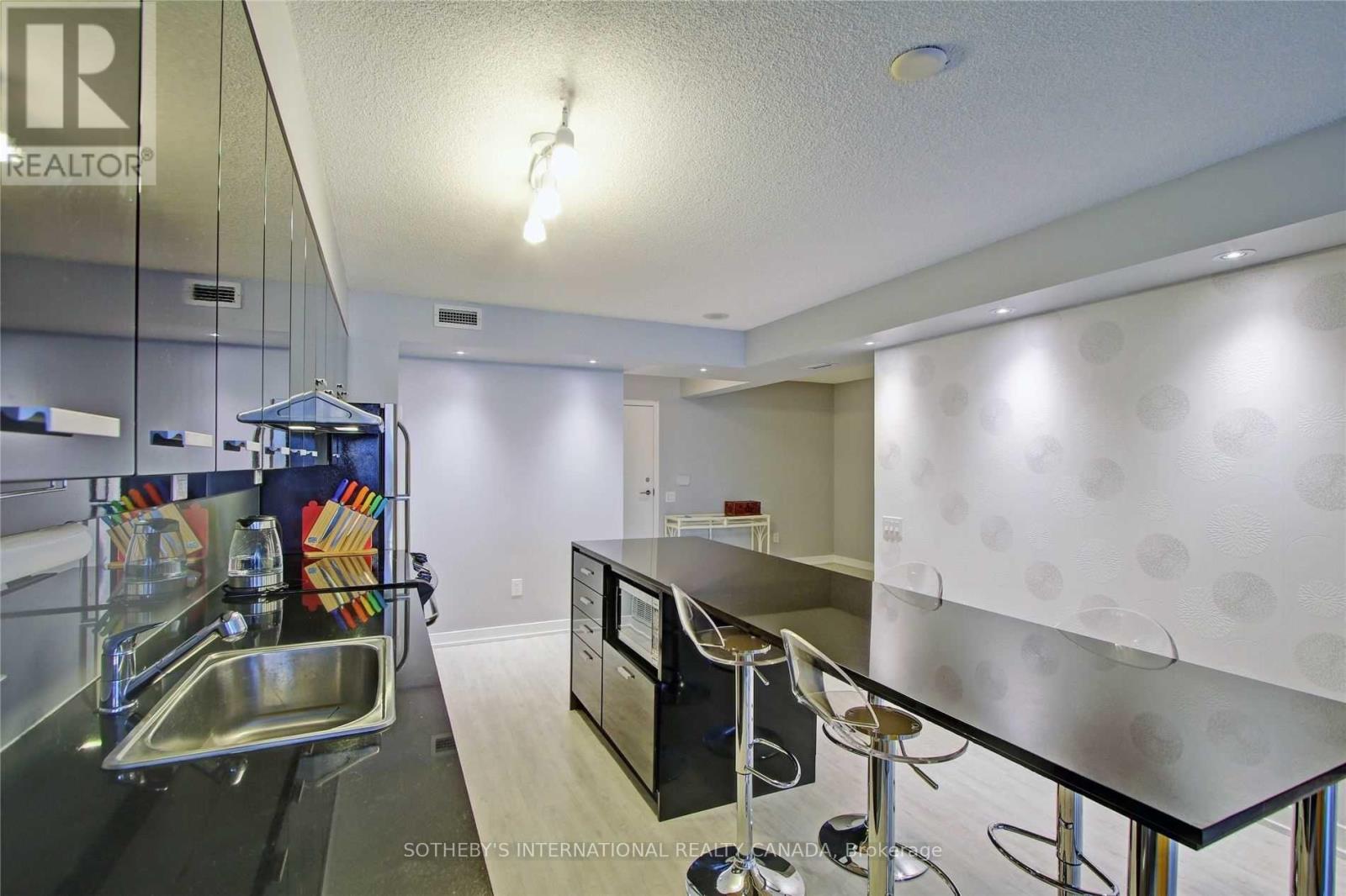 1719 - 19 Singer Court, Toronto, Ontario  M2K 0B2 - Photo 4 - C12438391