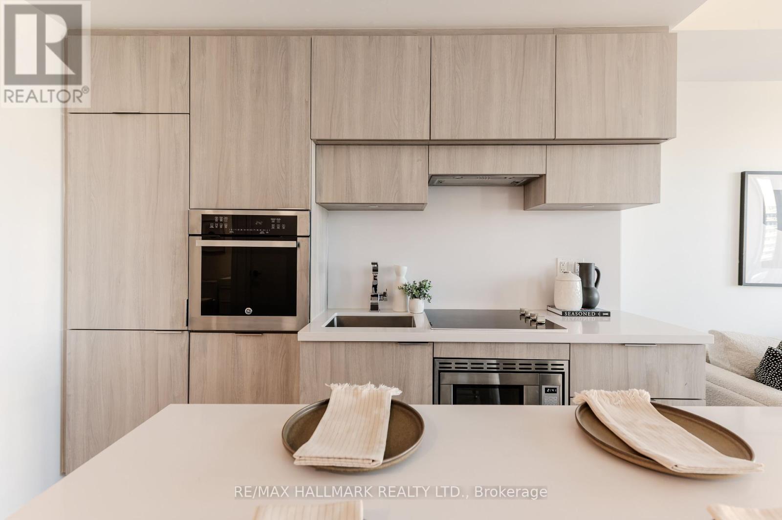 2902 - 39 Roehampton Avenue, Toronto, Ontario  M4P 0G1 - Photo 12 - C12438392