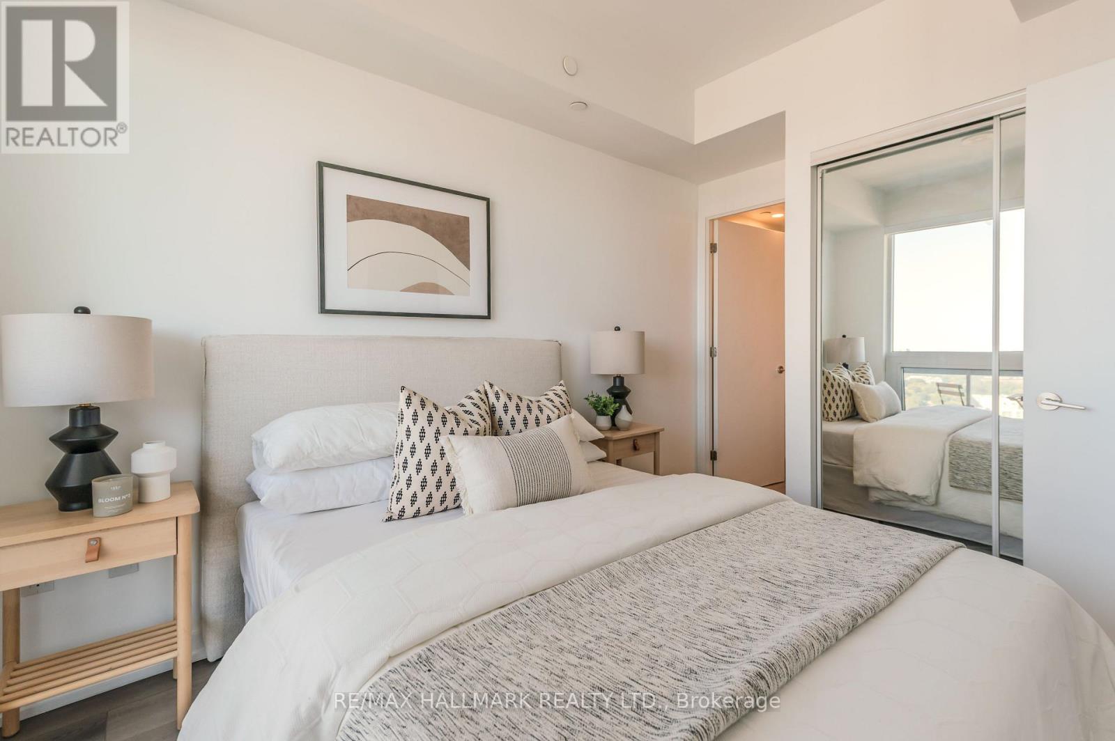 2902 - 39 Roehampton Avenue, Toronto, Ontario  M4P 0G1 - Photo 14 - C12438392