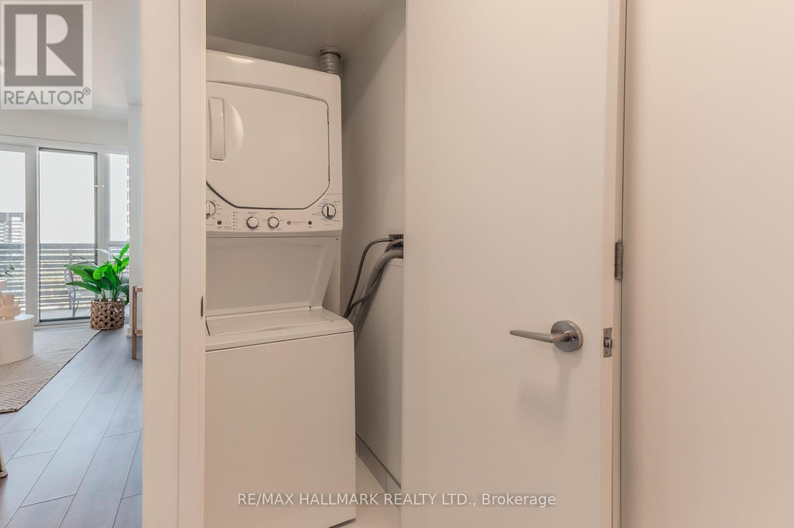 2902 - 39 Roehampton Avenue, Toronto, Ontario  M4P 0G1 - Photo 20 - C12438392